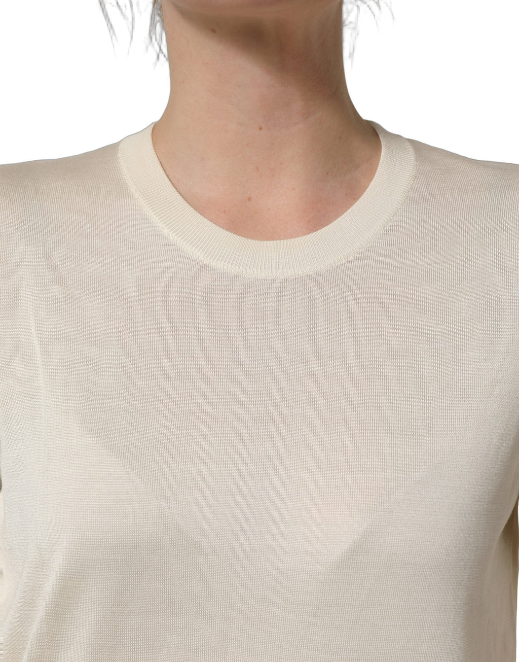 Pull à col rond Dolce & Gabbana blanc cassé avec manches 3/4, style décontracté et élégant, en laine douce.