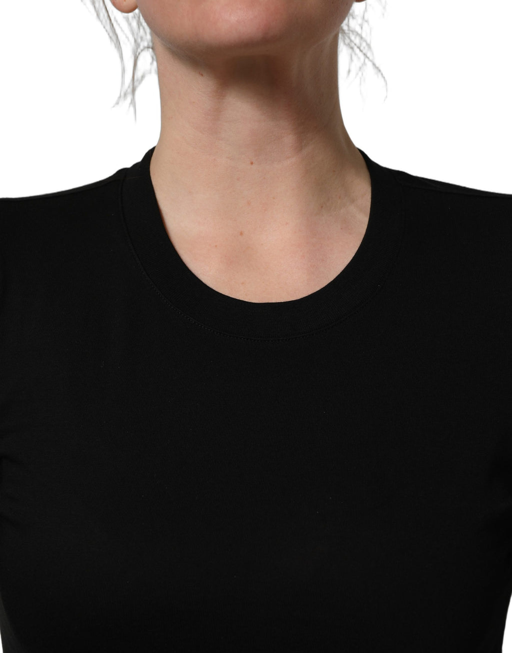 Pull noir à manches longues et col rond de Dolce & Gabbana, sweater en laine élégante et confortable.