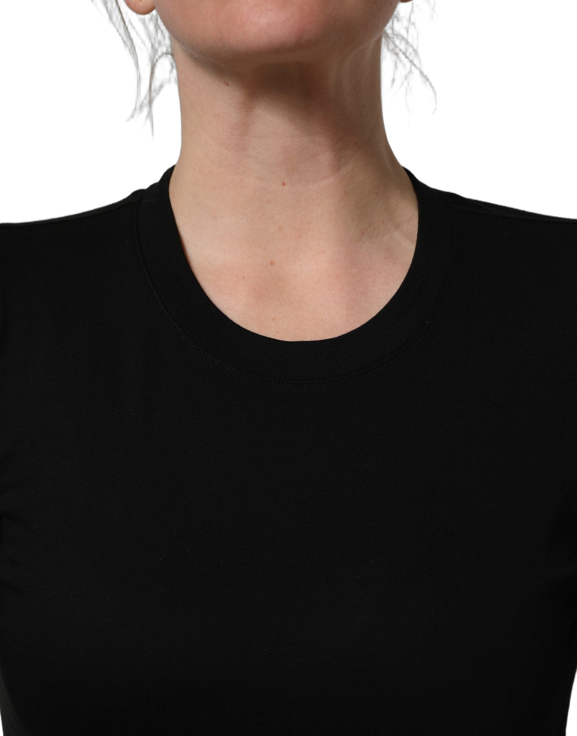 Pull noir à manches longues et col rond de Dolce & Gabbana, sweater en laine élégante et confortable.