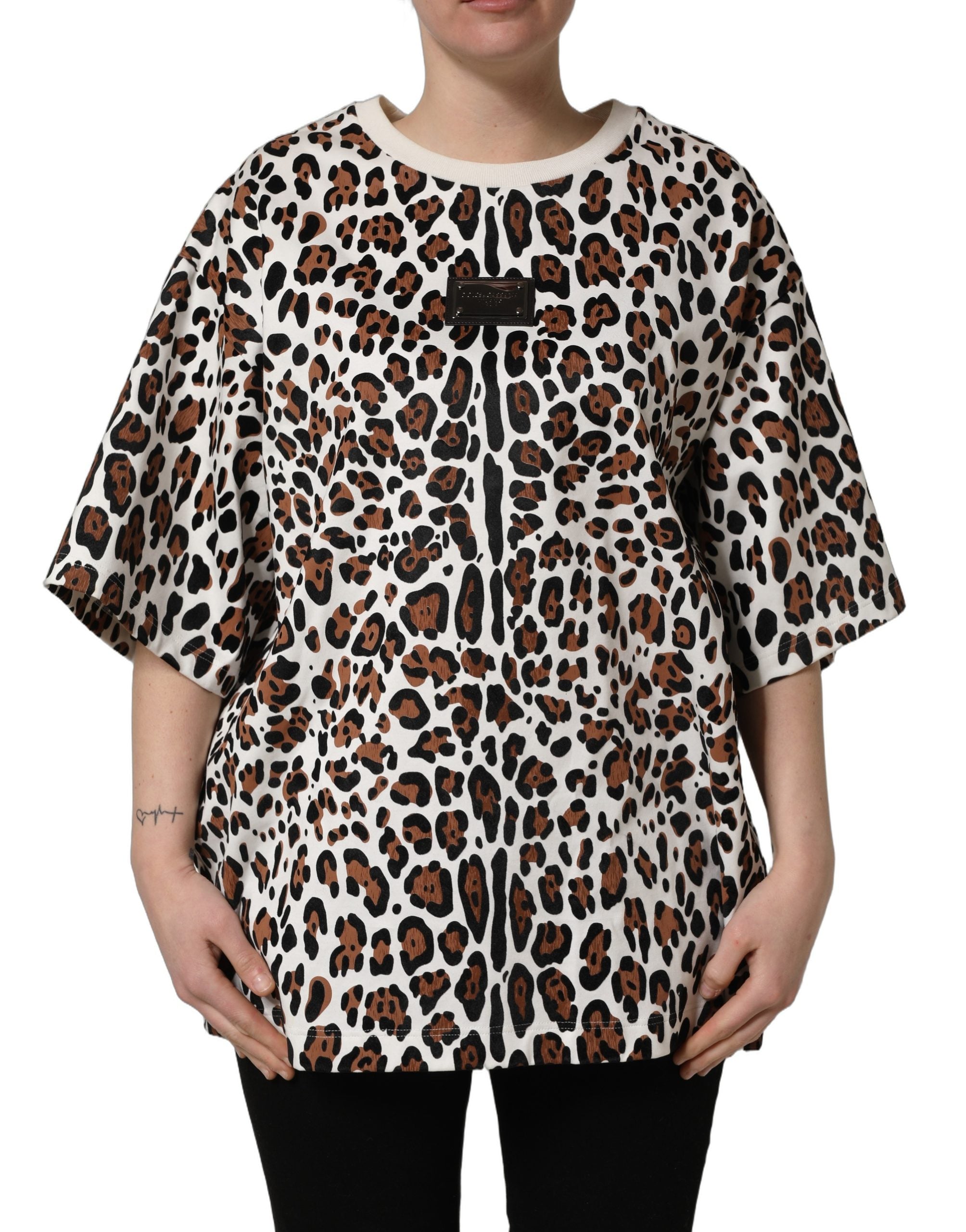T-shirt à col rond Dolce & Gabbana à motif léopard multicolore, style décontracté et tendance.