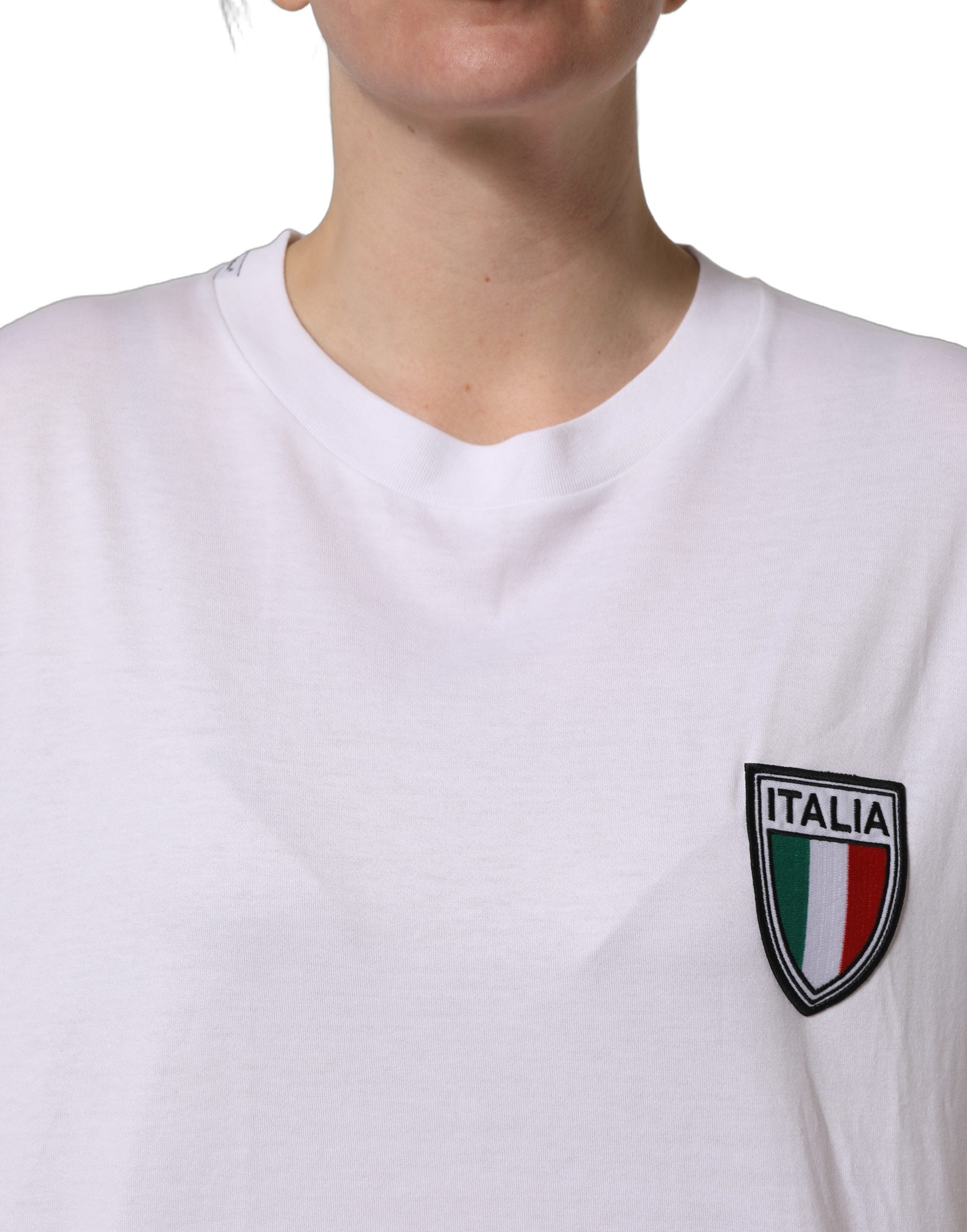 T-shirt ronde blanc Dolce & Gabbana avec patch drapeau d'Italie, col rond, style tendance et élégant.