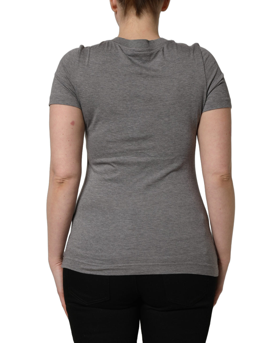 T-shirt à manches courtes Dolce & Gabbana gris avec logo brodé, style décontracté et élégant.