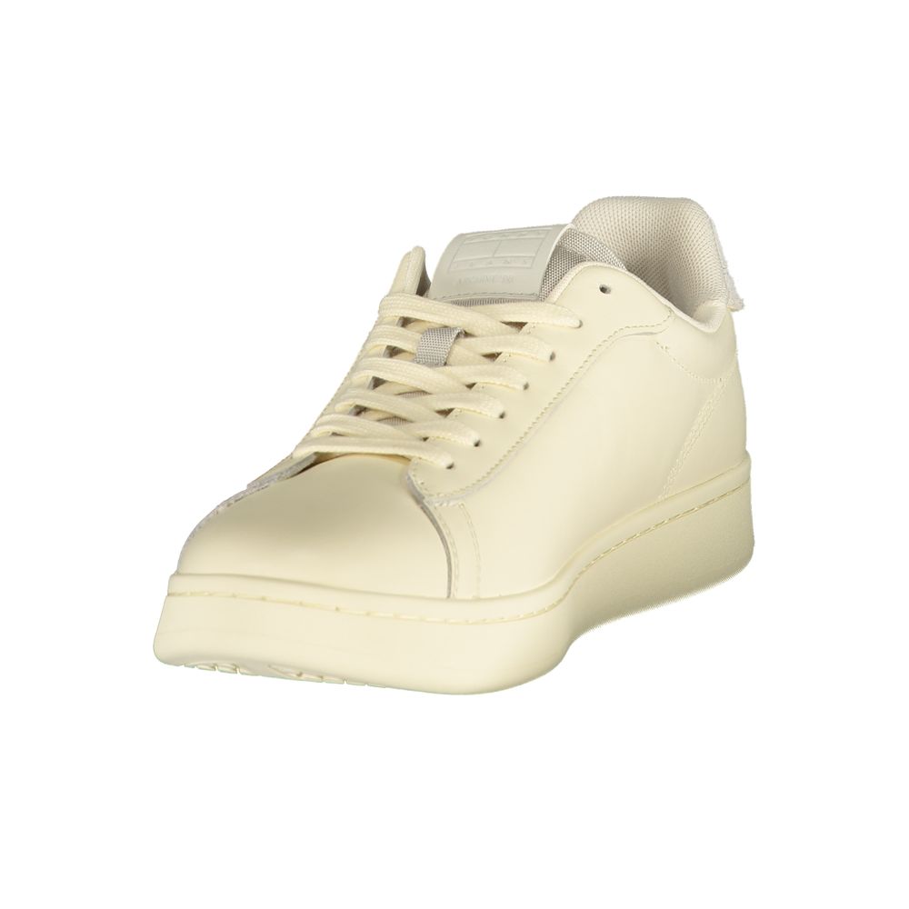 Chaussure sneaker pour homme Tommy Hilfiger en polyuréthane blanc, style décontracté et moderne.