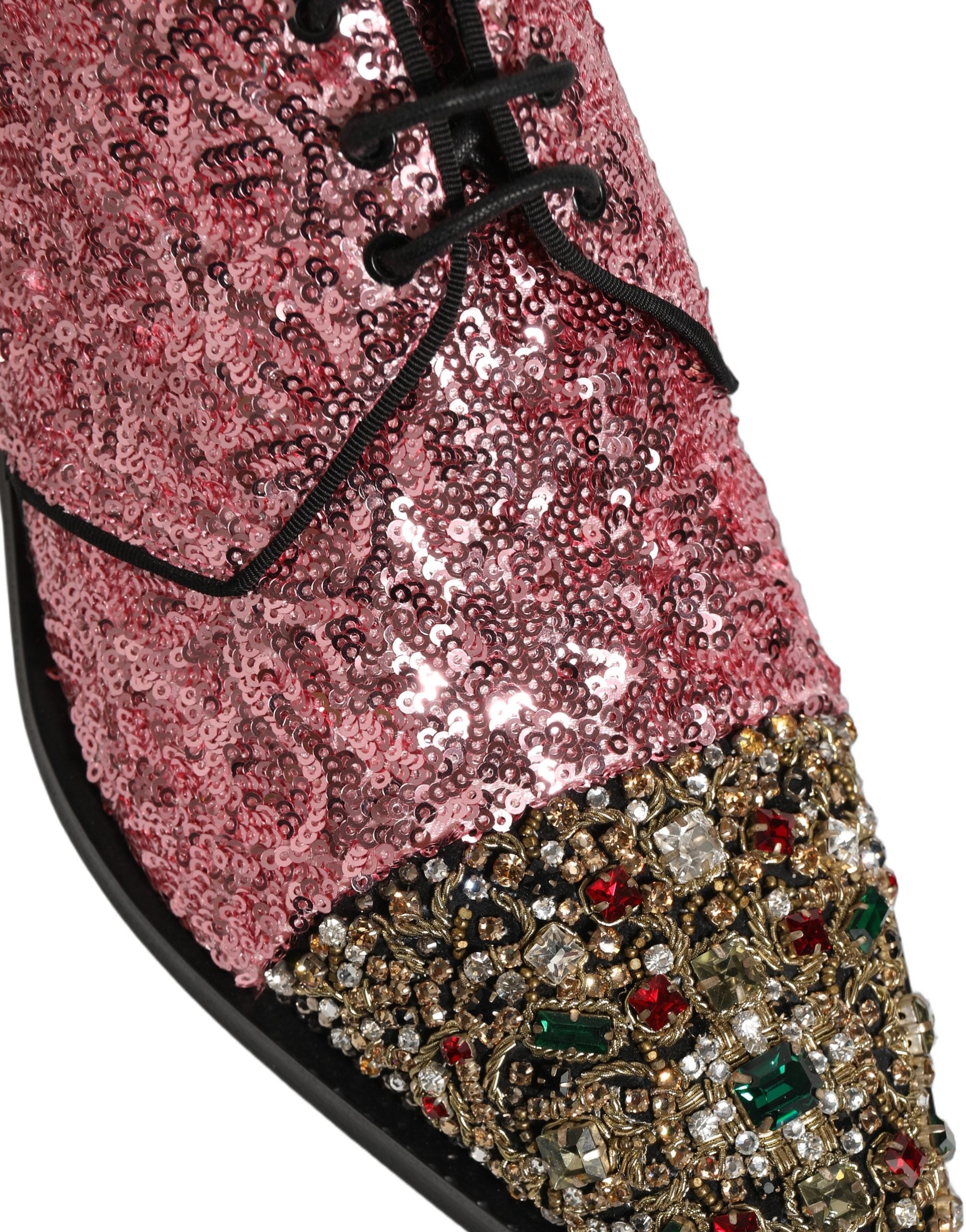 Chaussures Derby pour homme Dolce & Gabbana roses à sequins roses brillants, finition élégante et sophistiquée.