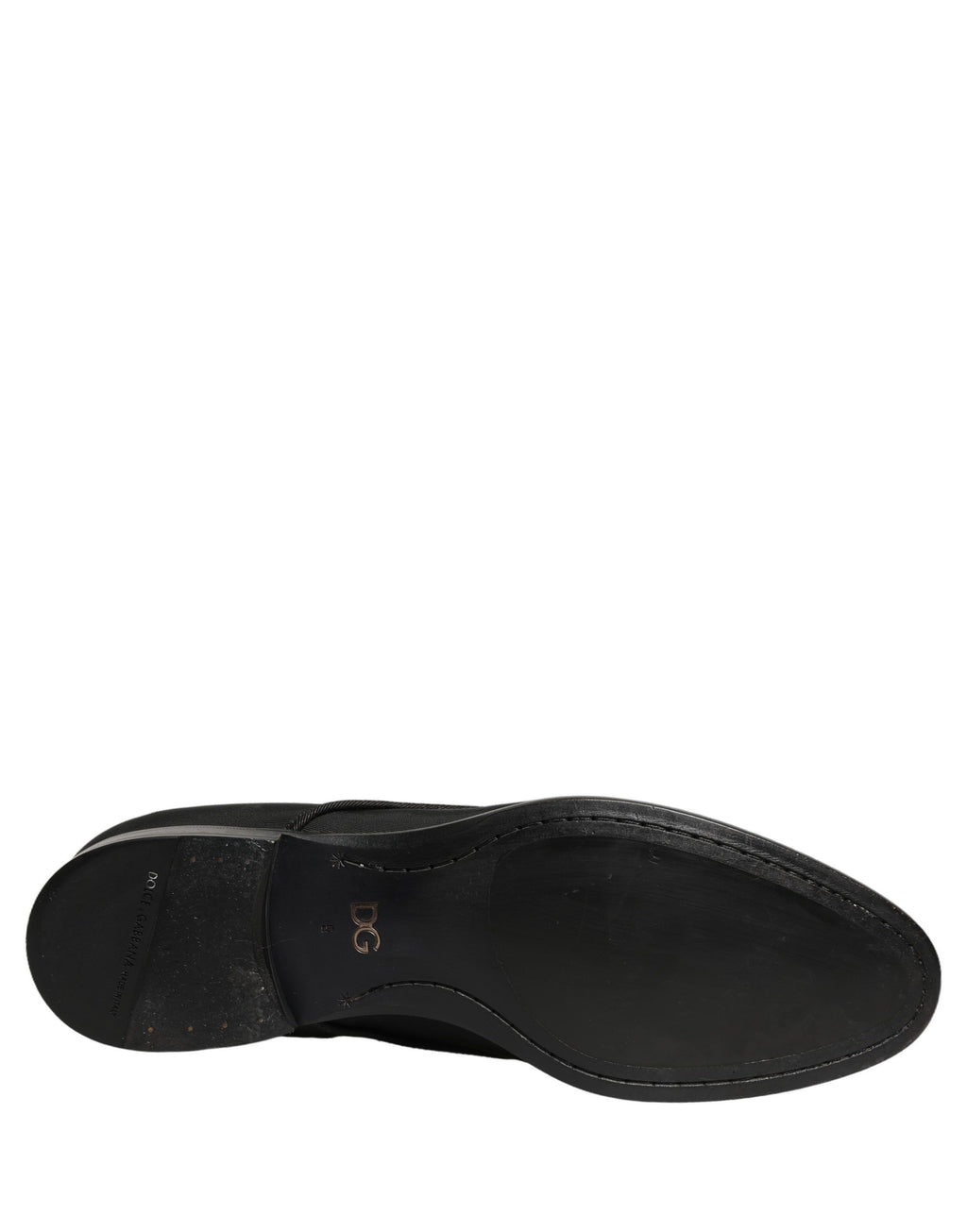 Chaussures Derby habillées en daim noir Dolce & Gabbana avec lacets, élégantes et sophistiquées pour occasion formelle.