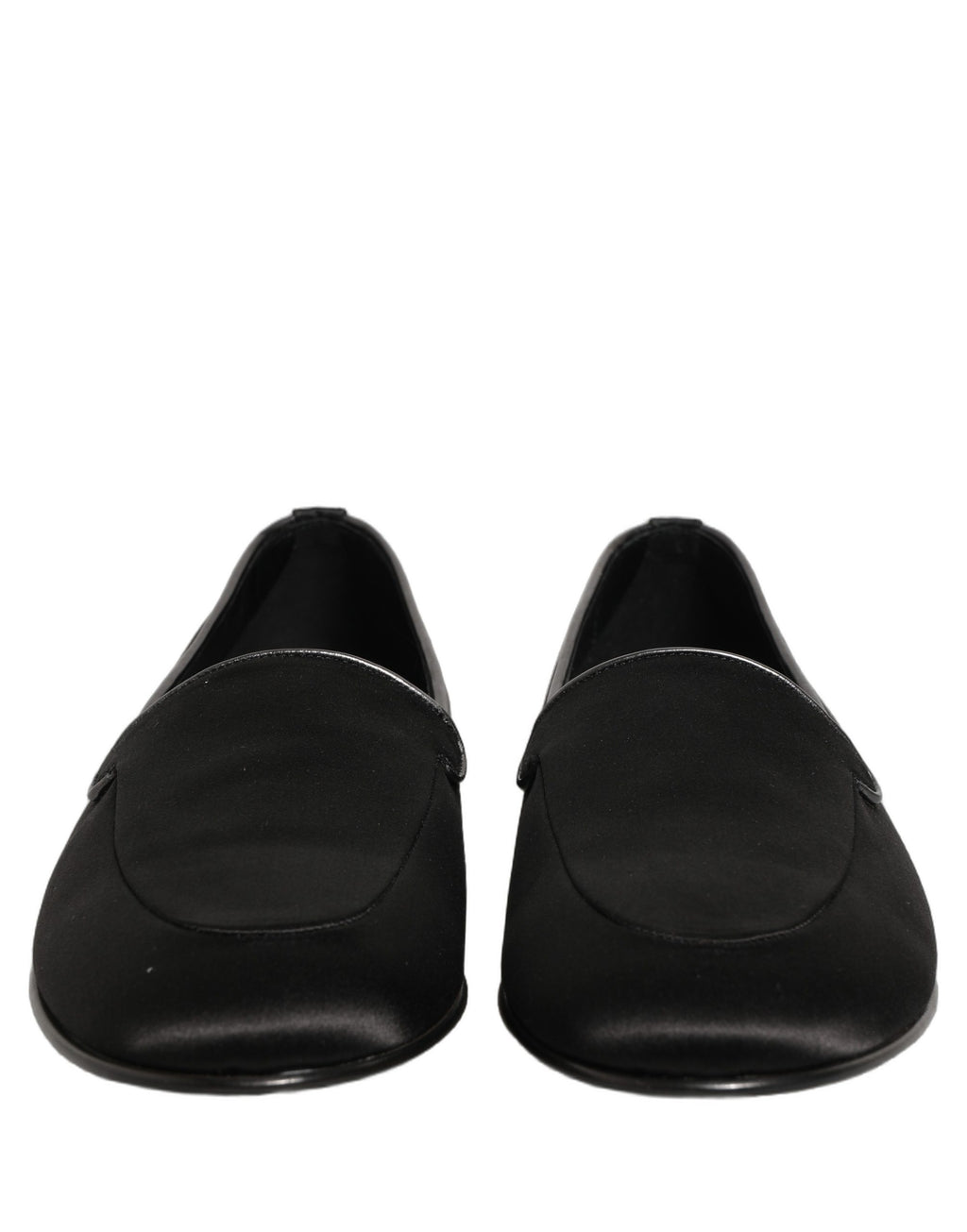 Chaussures loafers Dolce & Gabbana en satin noir avec logo, chaussures à enfiler élégantes et confortables.
