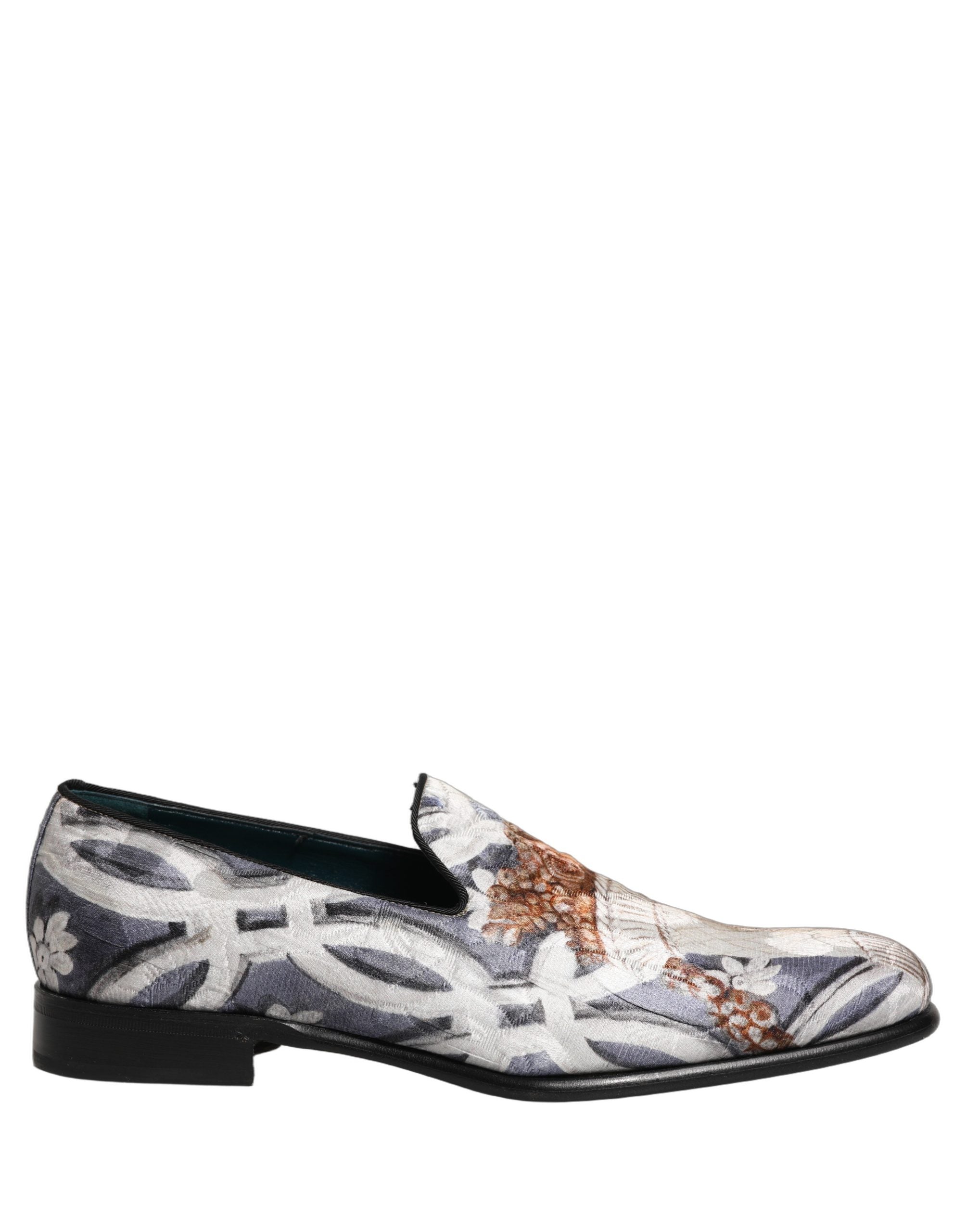 Chaussures mocassins Dolce & Gabbana à broderie florale multicolore et tapisserie, détails élégants et colorés.
