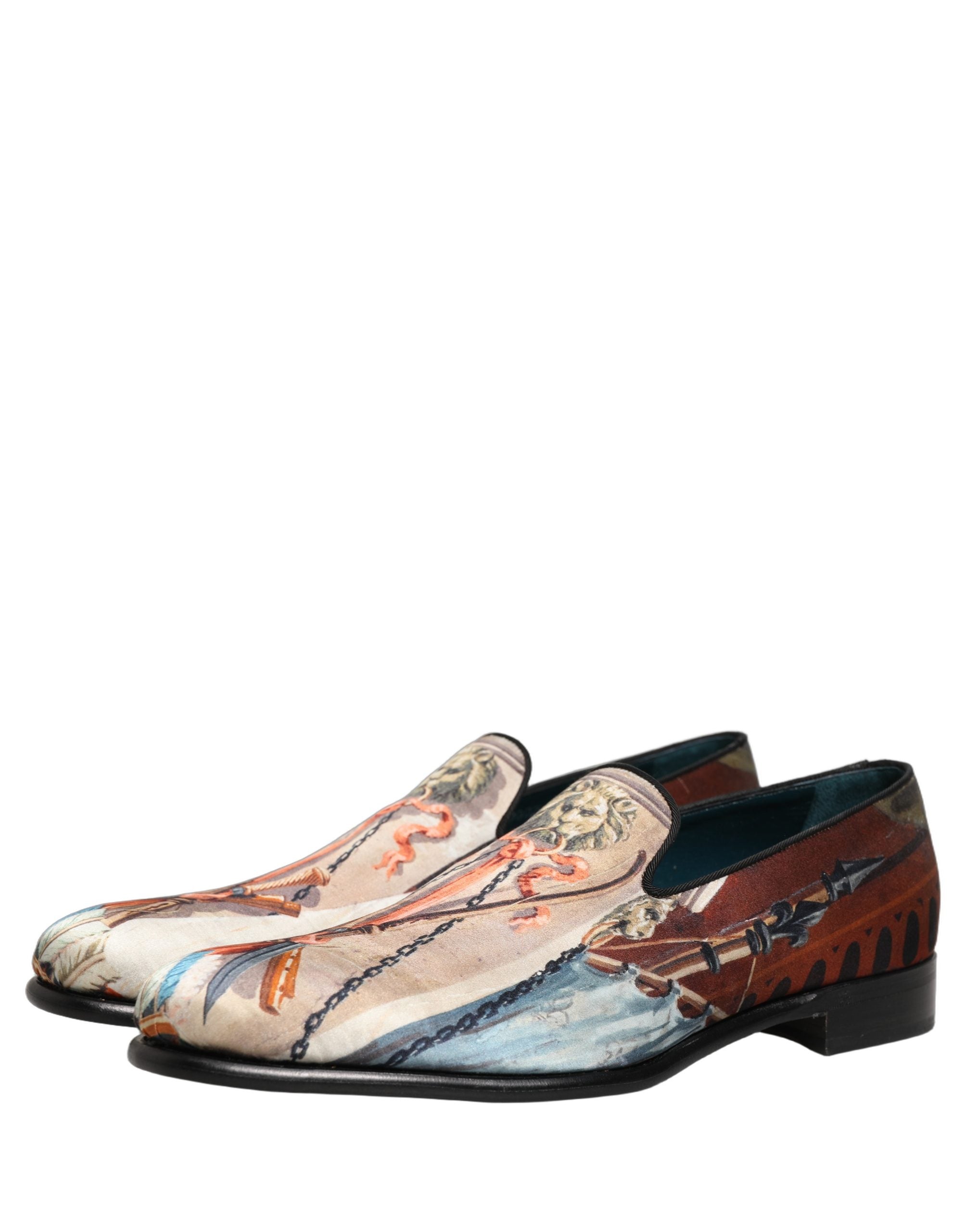 Chaussures slip-on Dolce & Gabbana avec motif lion multicolore, loafers en cuir élégants et confortables.