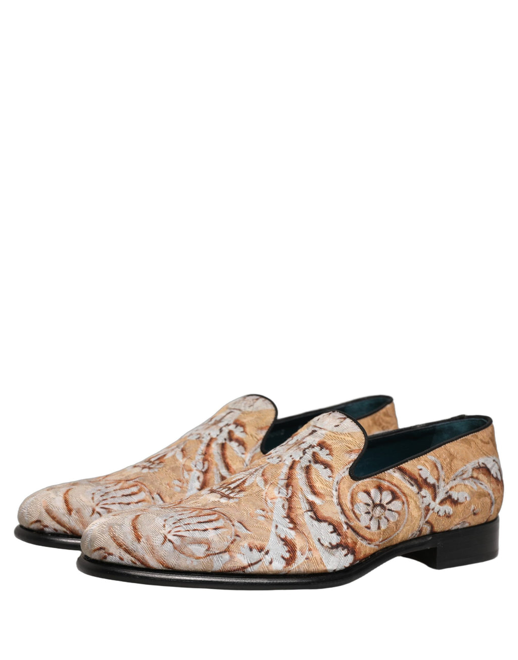 Chaussures mocassins pour homme Dolce & Gabbana beige en brocart, slip-on élégants et sophistiqués.