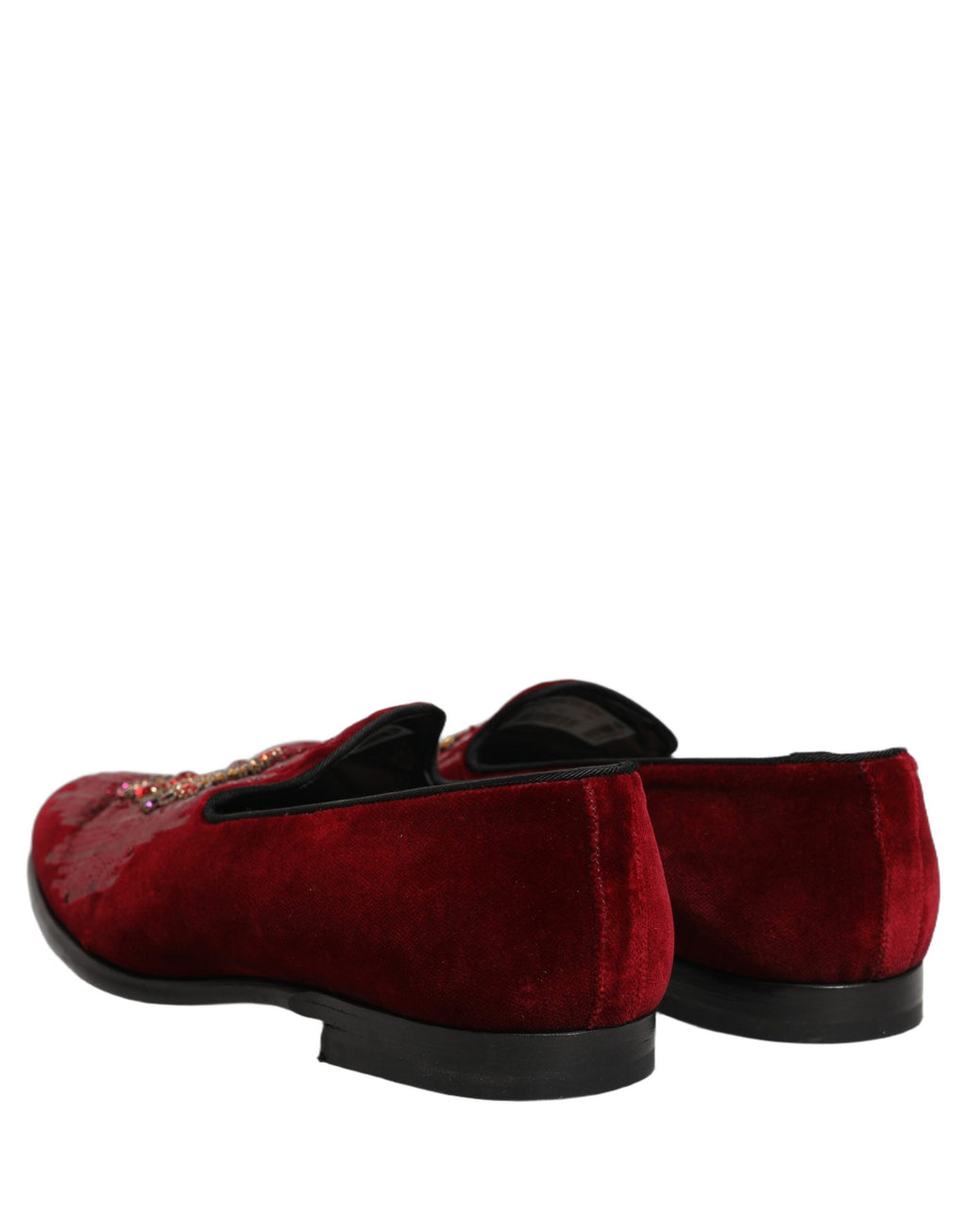 Chaussures mocassins Dolce & Gabbana en tissu bordeaux avec sequins et détails en pierres, élégantes et sophistiquées.
