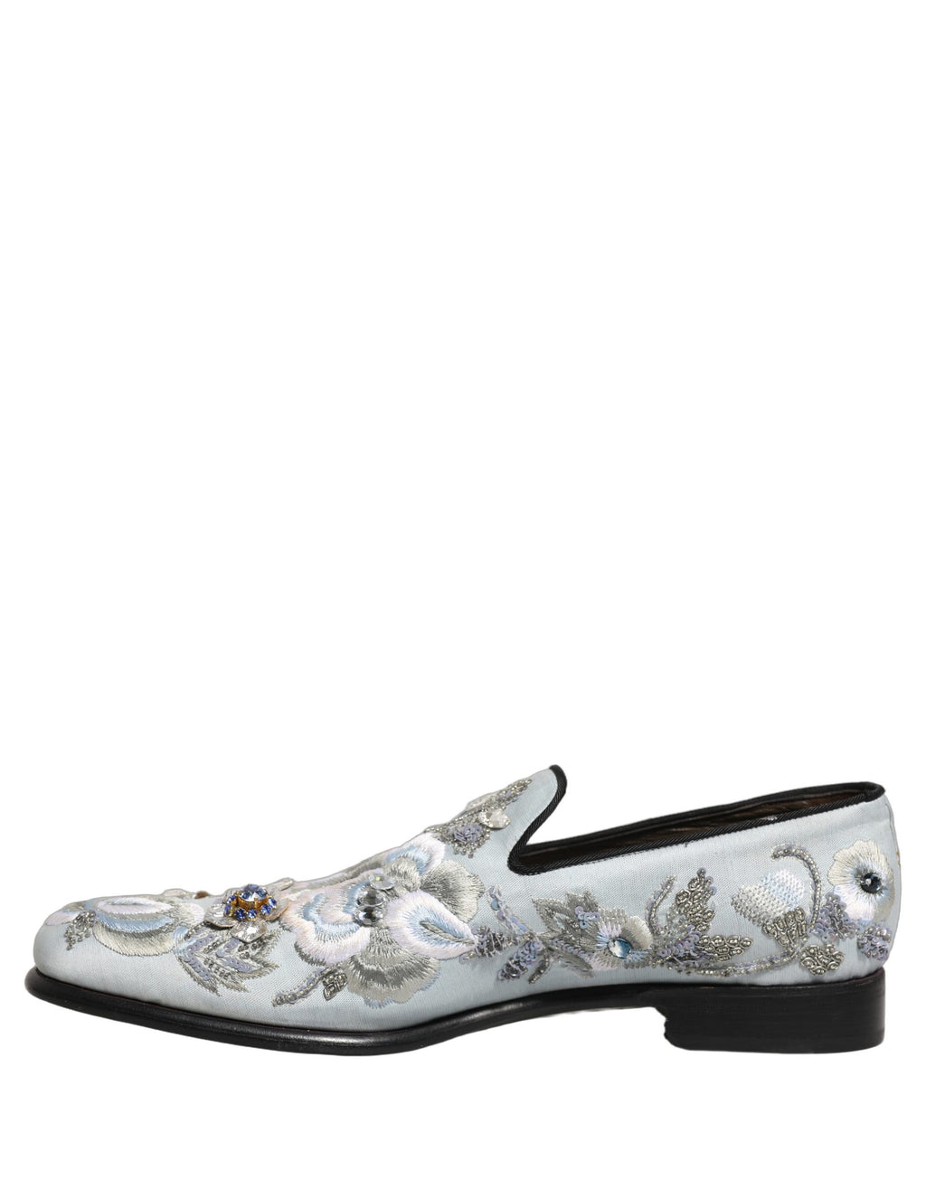 Chaussures mocassins pour homme Dolce & Gabbana blanches avec embellissements floraux et détails élégants.