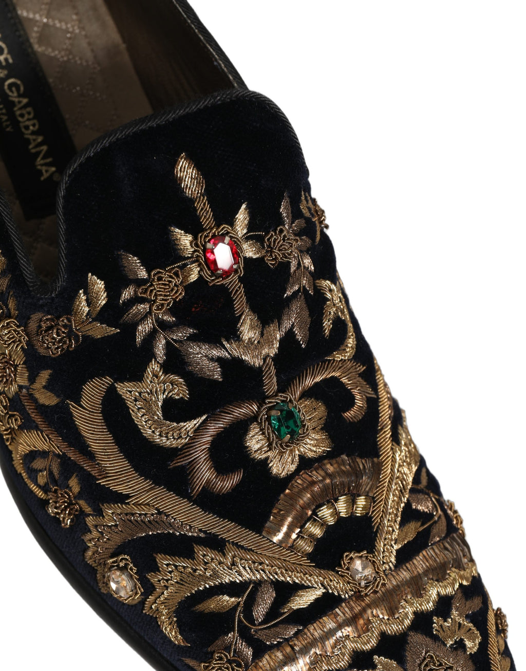 Chaussures mocassins Dolce & Gabbana en velours noir avec embellissements, élégantes et sophistiquées pour femmes.