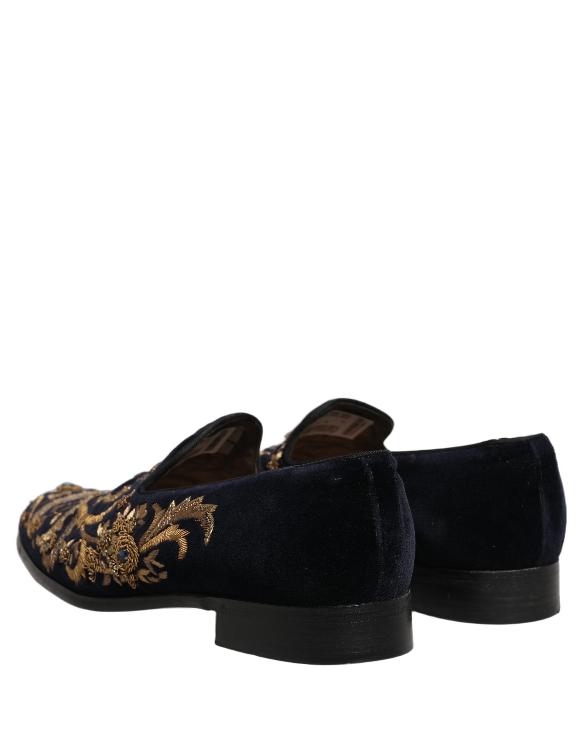 Chaussures loafers Dolce & Gabbana en velours noir avec ornements, élégantes et sophistiquées.