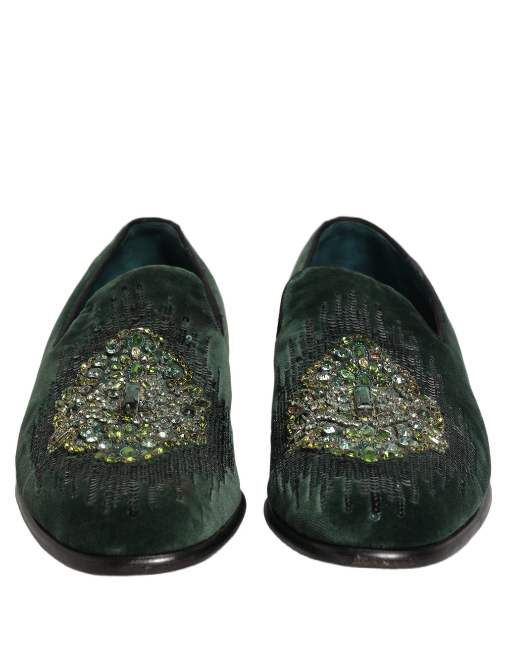 Chaussures loafers Dolce & Gabbana en velours vert orné de détails brillants, élégantes et sophistiquées.