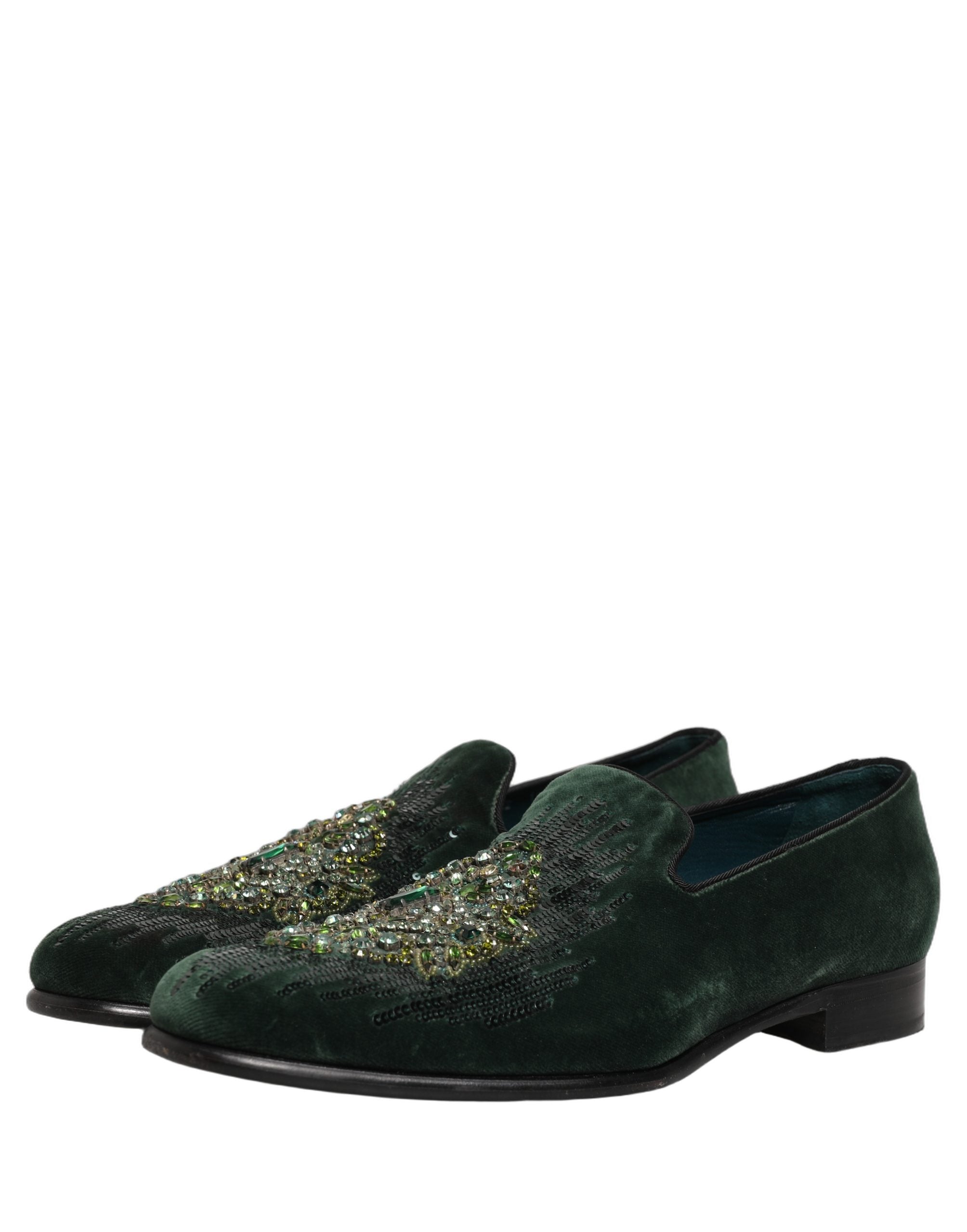 Chaussures loafers Dolce & Gabbana en velours vert avec embellissements, élégantes et sophistiquées.