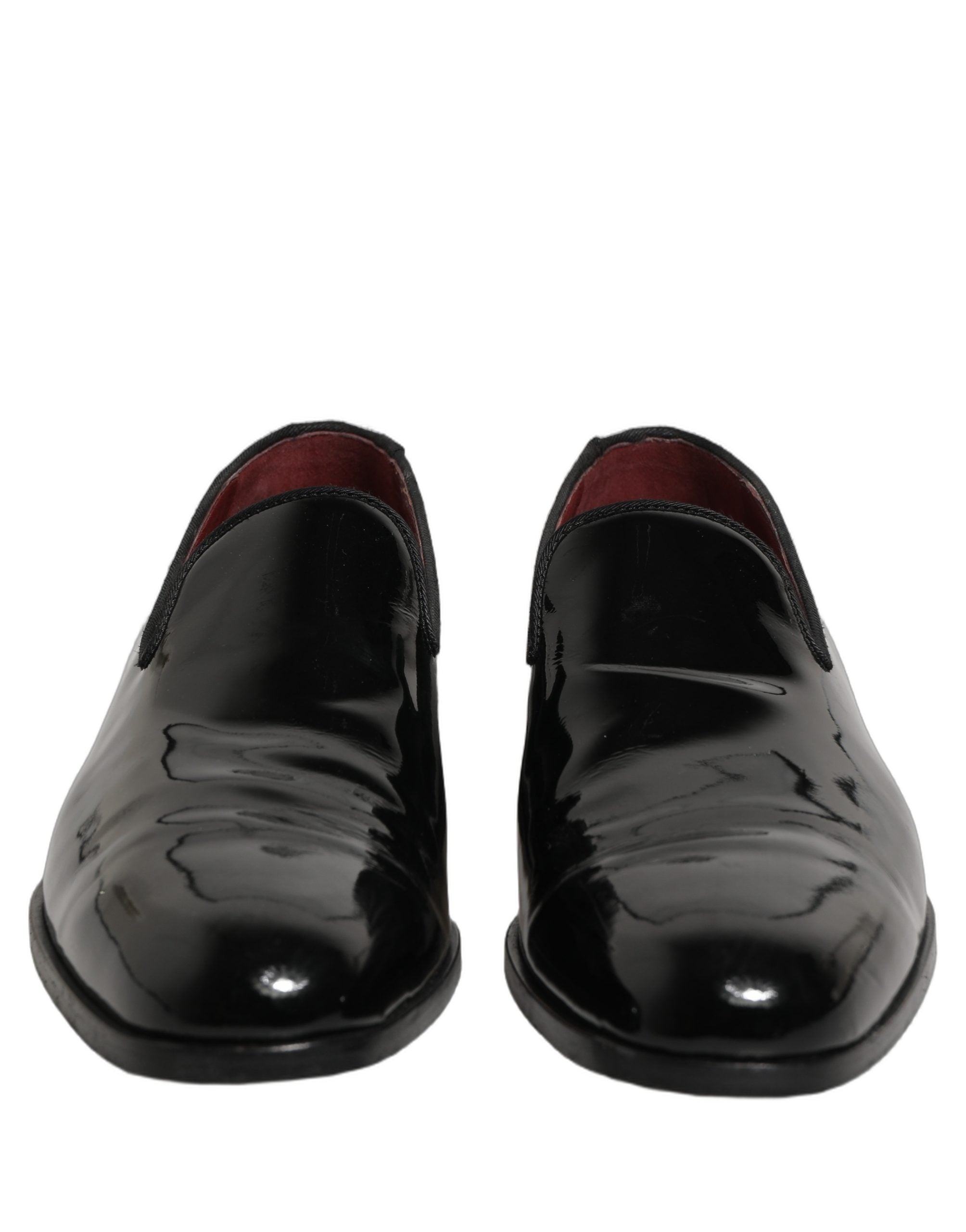 Chaussures mocassins homme en cuir verni noir Dolce & Gabbana, élégantes et sophistiquées.