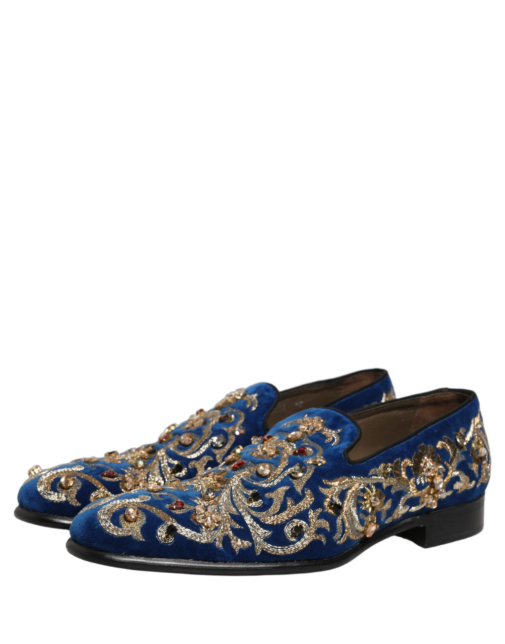 Chaussures loafers Dolce & Gabbana en velours bleu orné de détails brillants et embellissements élégants.