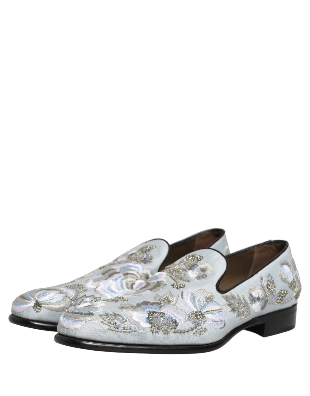 Chaussures mocassins pour homme Dolce & Gabbana blanches ornées de fleurs et de détails brillants, élégantes et sophistiquées.
