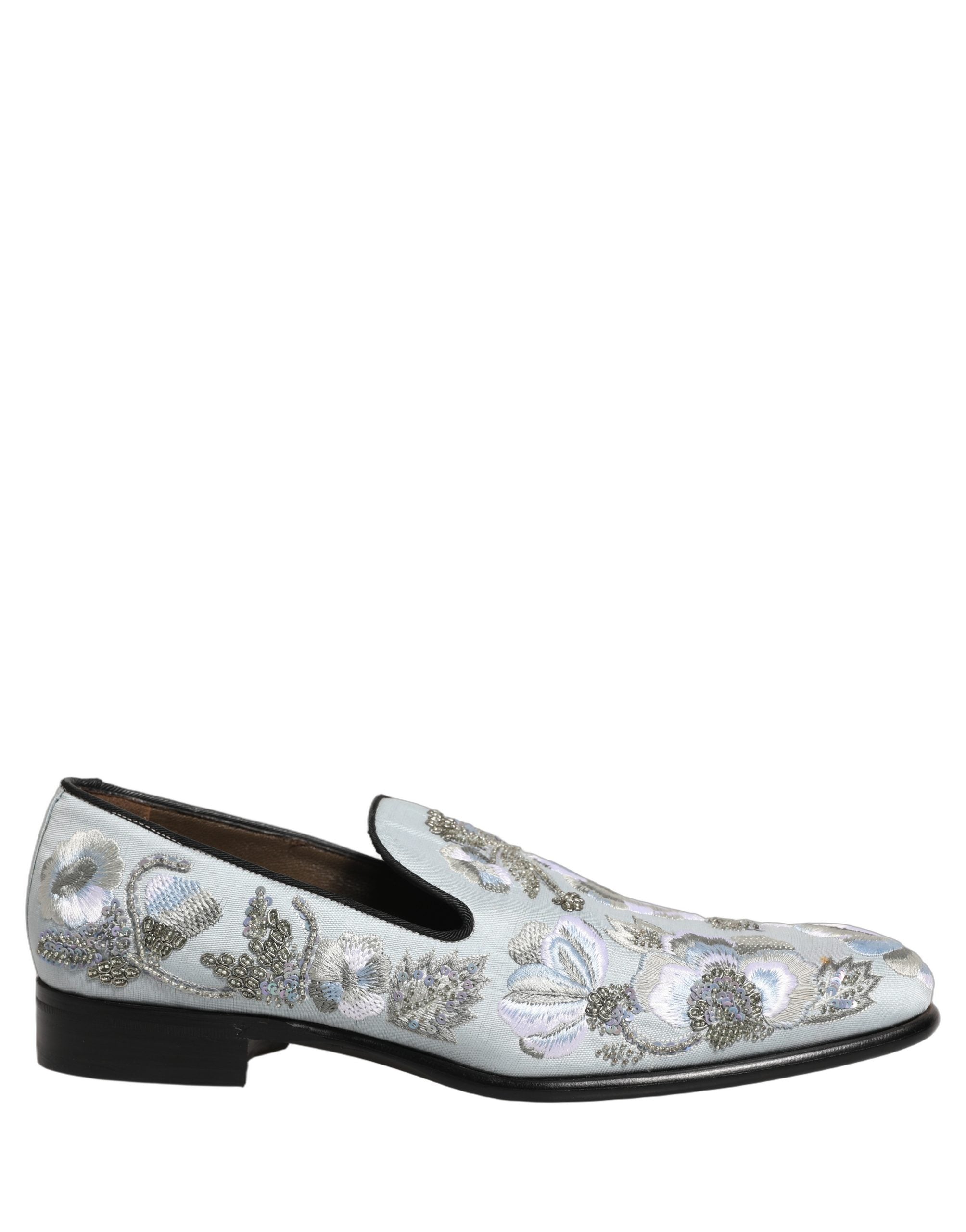 Chaussures mocassins pour homme Dolce & Gabbana blanches avec motifs floraux et embellissements élégants.