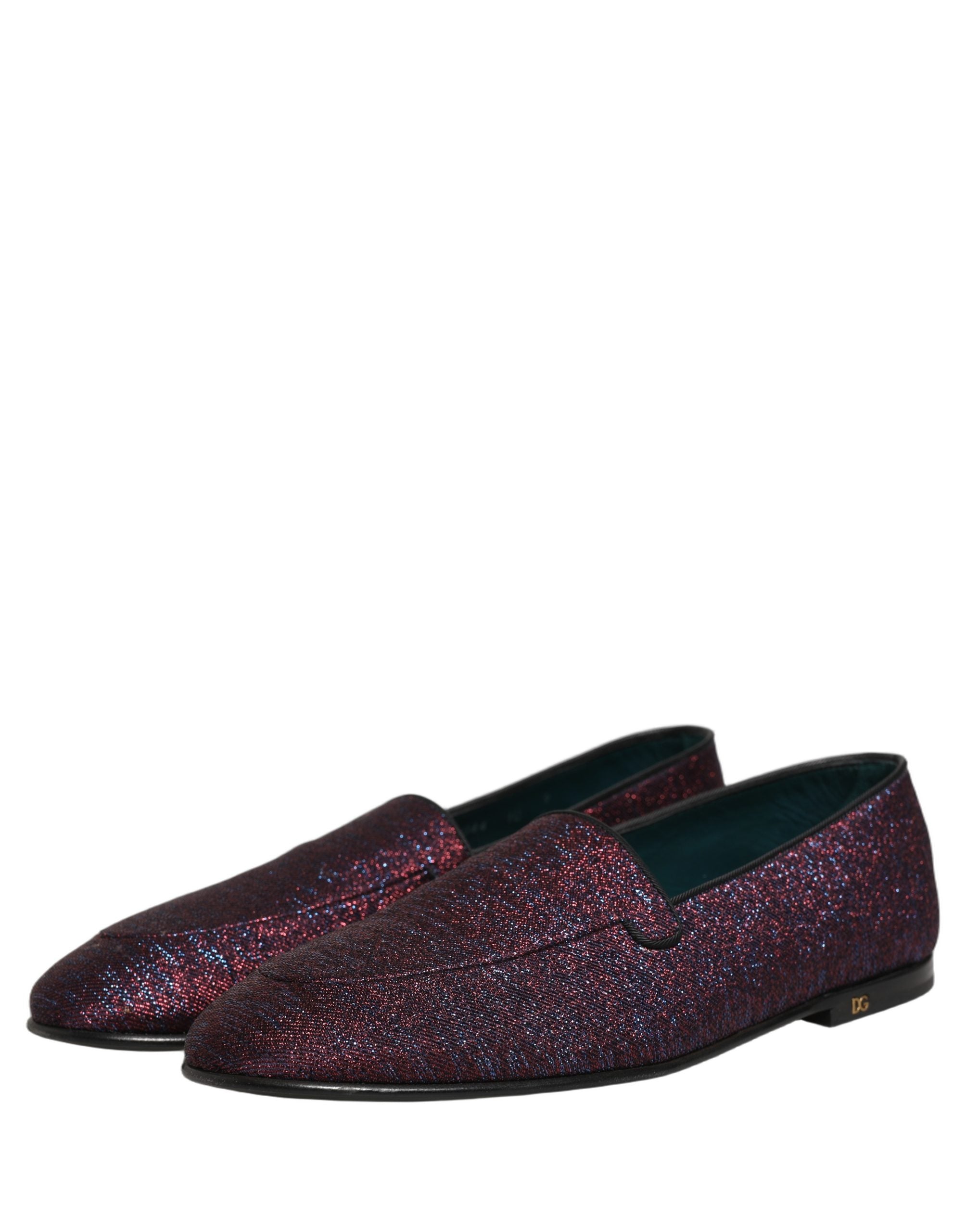 Chaussures Dolce & Gabbana, loafers en glitter bordeaux, avec logo en lurex, style élégant et brillant.