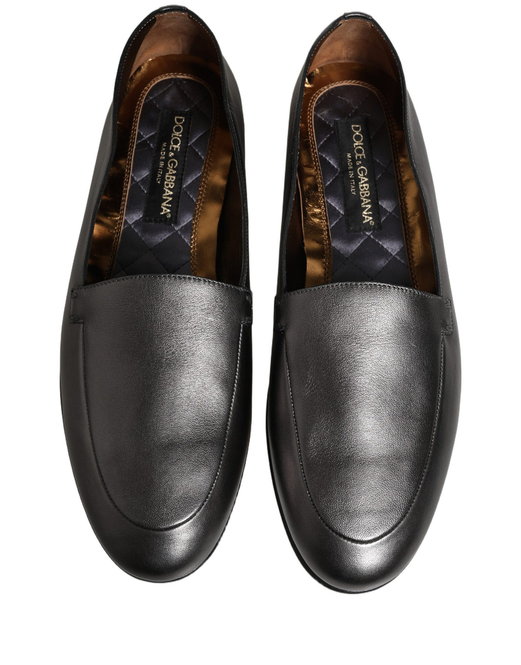 Chaussures mocassins Dolce & Gabbana en cuir argenté avec logo DG, style slip-on, élégantes et confortables.