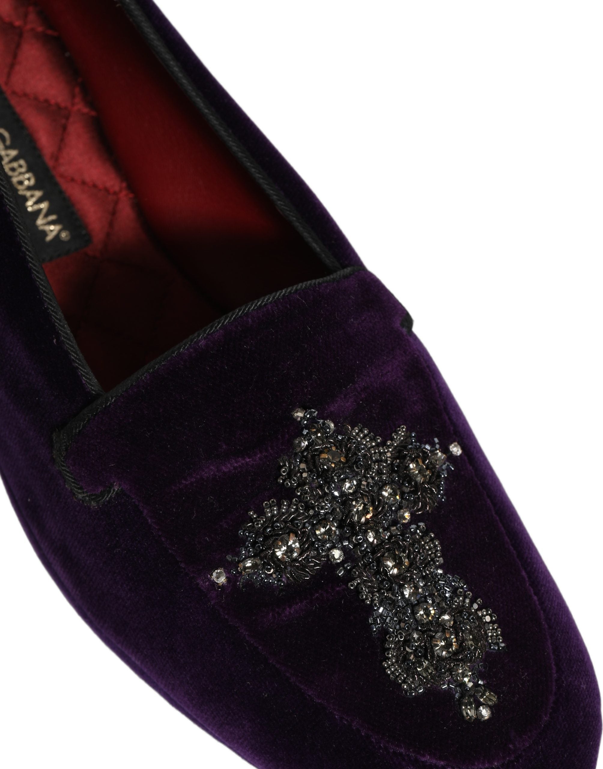 Chaussures mocassins Dolce & Gabbana Violet en daim embellies, élégantes et sophistiquées pour femmes.