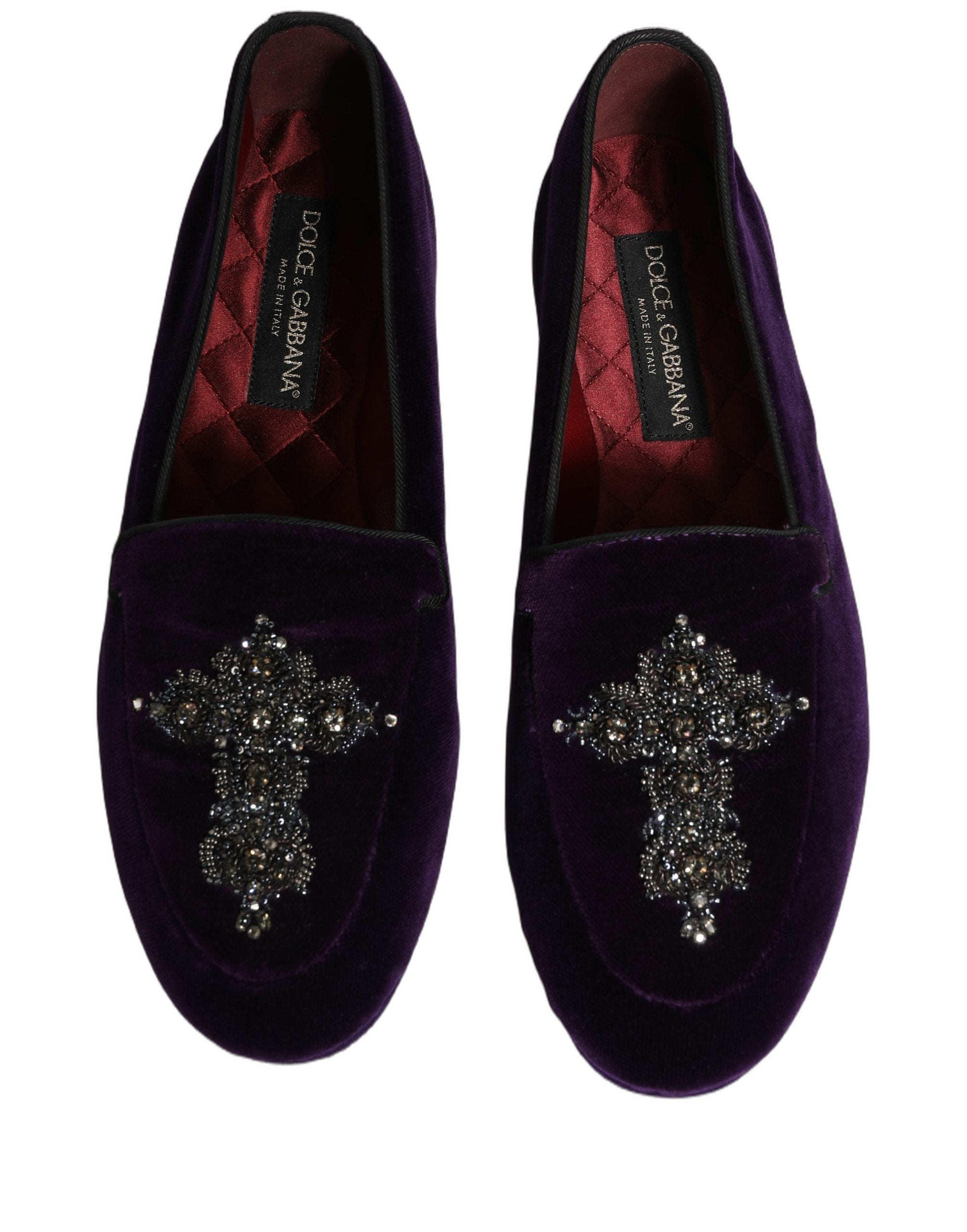 Chaussures loafers en daim violet Dolce & Gabbana avec embellissements élégants, pour un style sophistiqué et tendance.