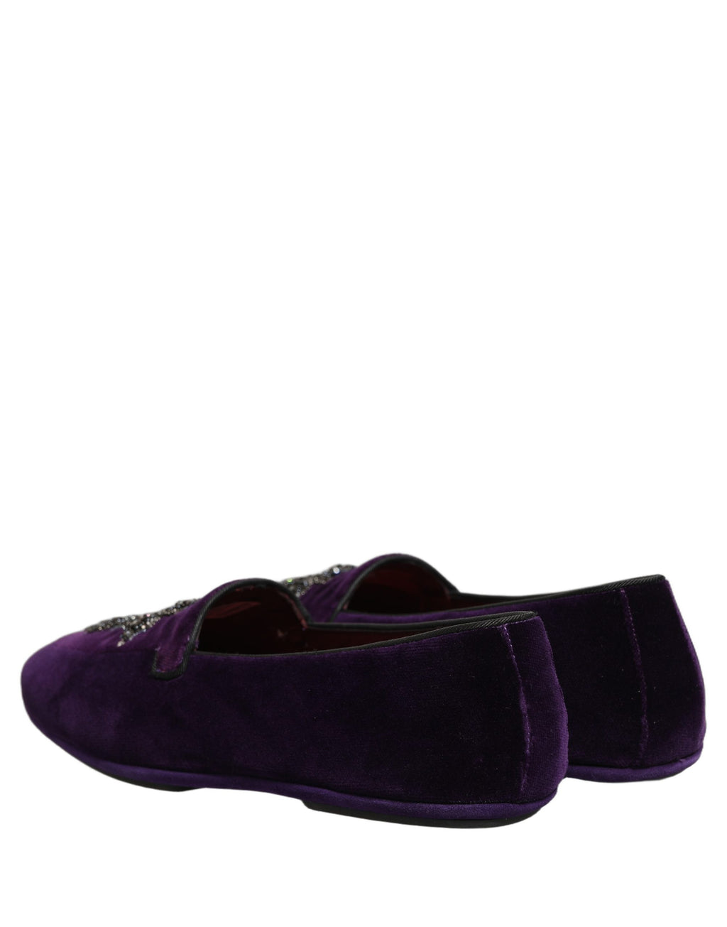 Mocassins Dolce & Gabbana violet en daim ornés de détails brillants, chaussures élégantes pour femme.