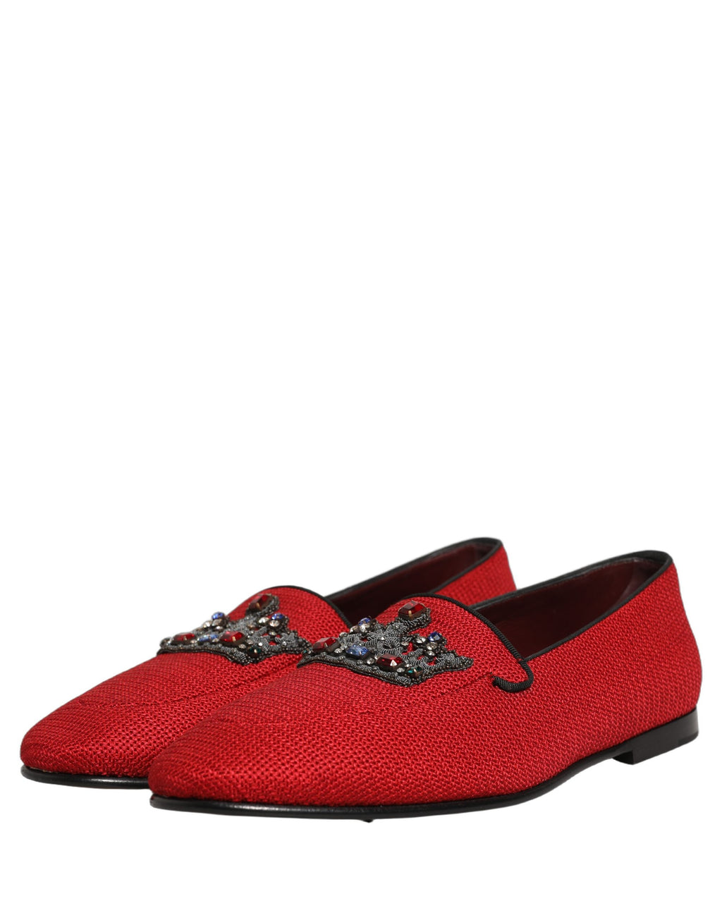 Chaussures loafers Dolce & Gabbana rouges avec couronne ornée, style élégant et détails sophistiqués.