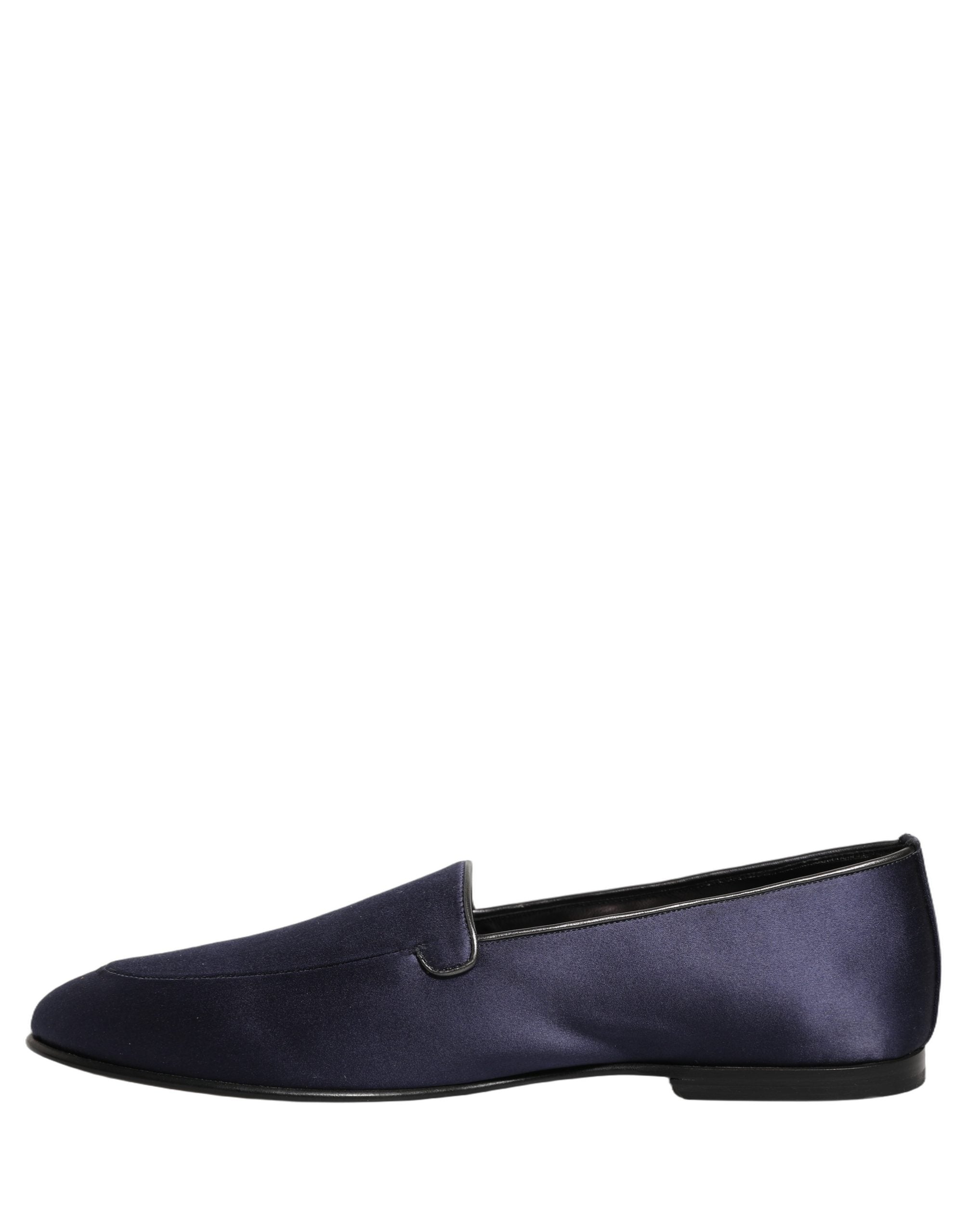 Chaussures à loafers en satin bleu marine Dolce & Gabbana avec logo DG, élégantes et sophistiquées.