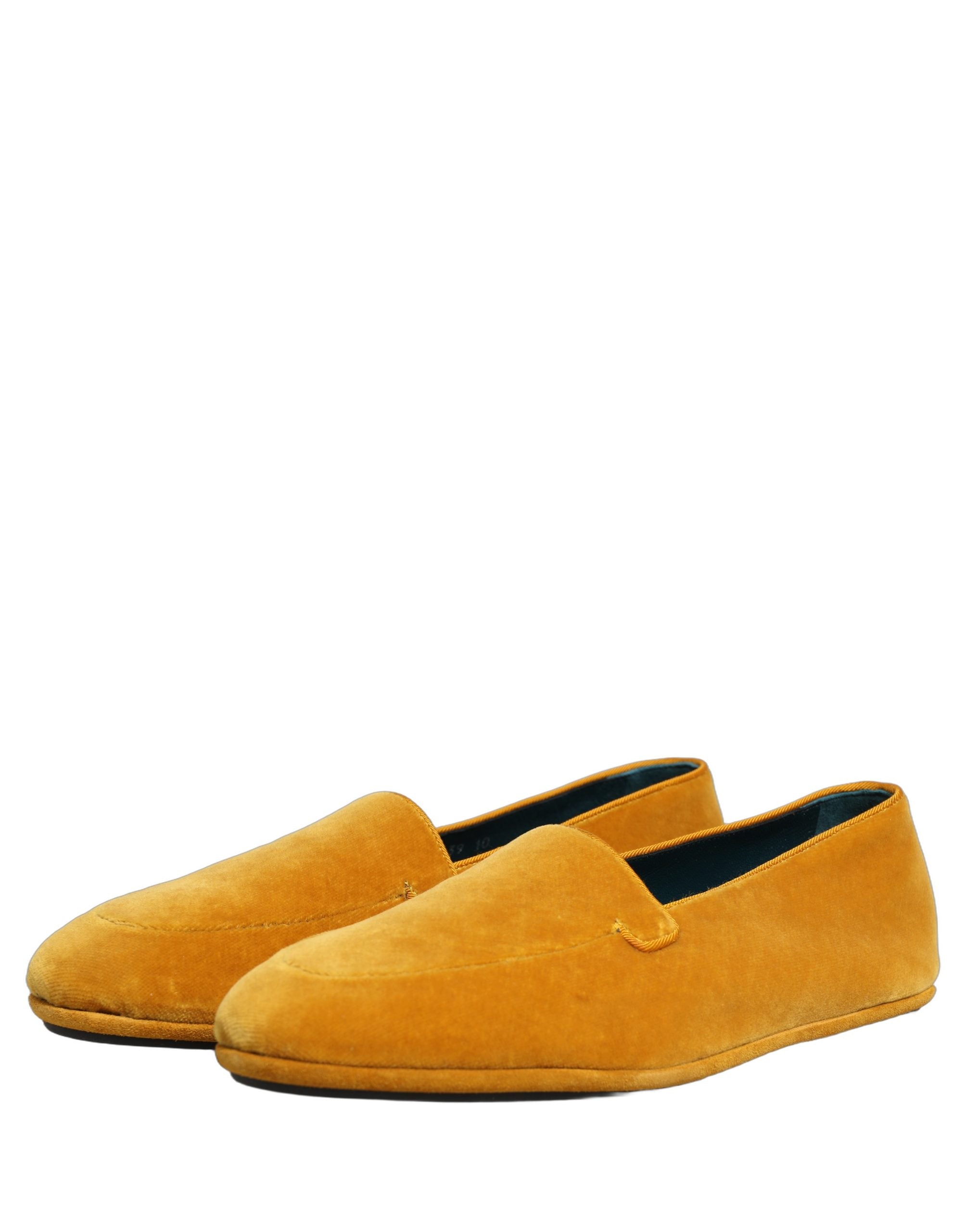 Chaussures mocassins pour hommes Dolce & Gabbana en velours jaune, style slip-on élégant et confortable.