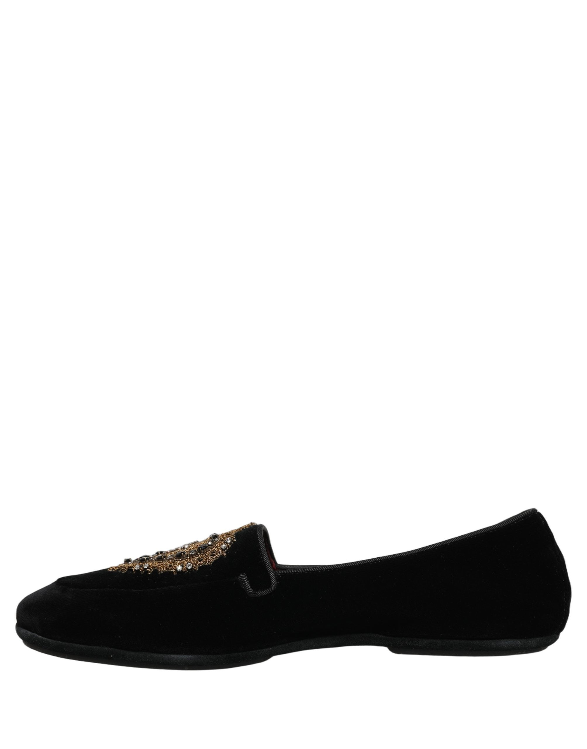 Chaussures Dolce & Gabbana en velours noir et cœur sacré, mocassins élégants pour femmes, vue de face.