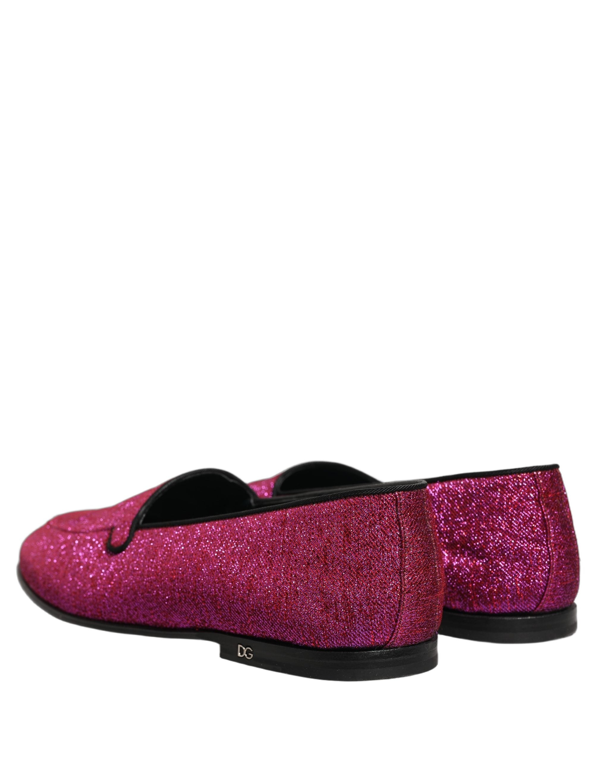 Chaussures loafers Dolce & Gabbana en glitter rose et lurex avec logo, style élégant et brillant.