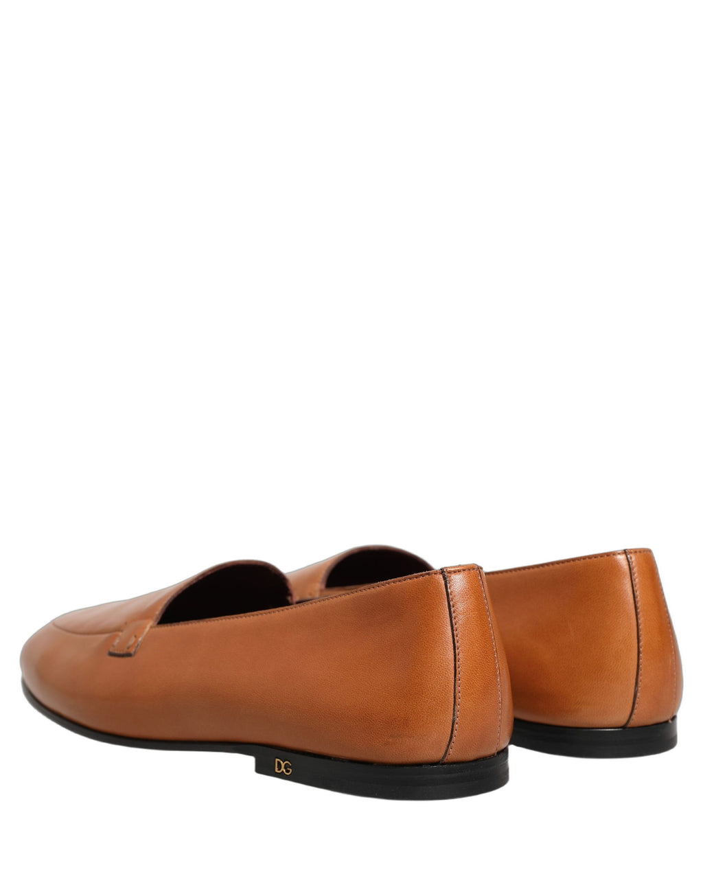 Chaussures mocassins pour homme Dolce & Gabbana en cuir marron avec logo, faciles à enfiler, élégantes et confortables.