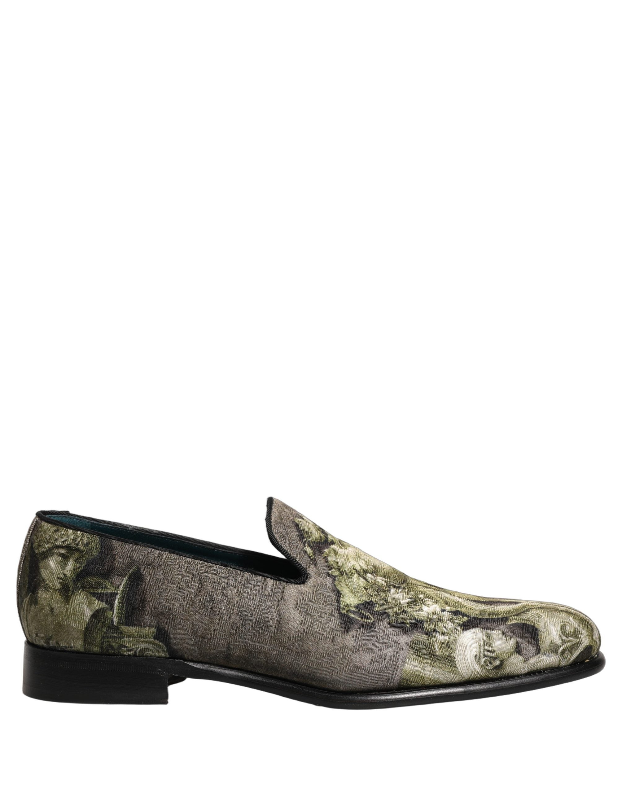 Chaussures loafers pour hommes Dolce & Gabbana, mocassins en brun avec motif baroque imprimé, style élégant et sophistiqué.