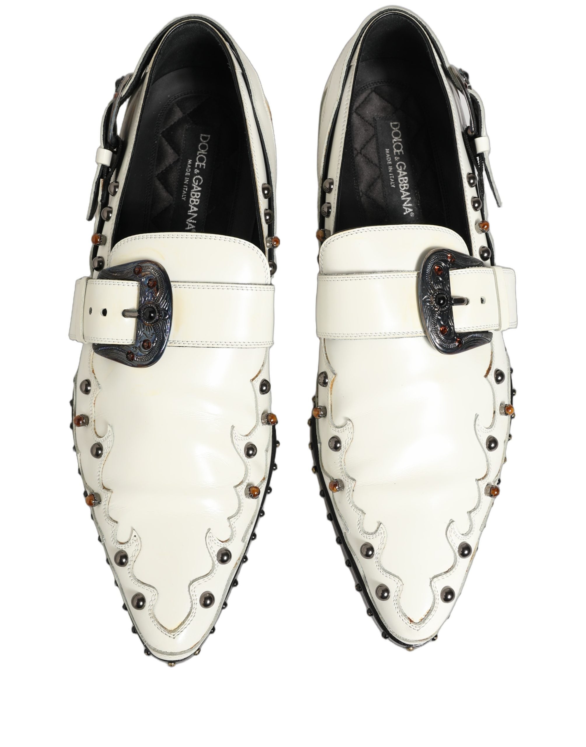 Chaussures habillées Dolce & Gabbana blanches à clous et bride monk, élégantes pour occasions formelles.