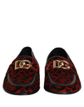 Chaussures Dolce & Gabbana loafers en cuir pony à imprimé léopard rouge, style élégant et tendance.