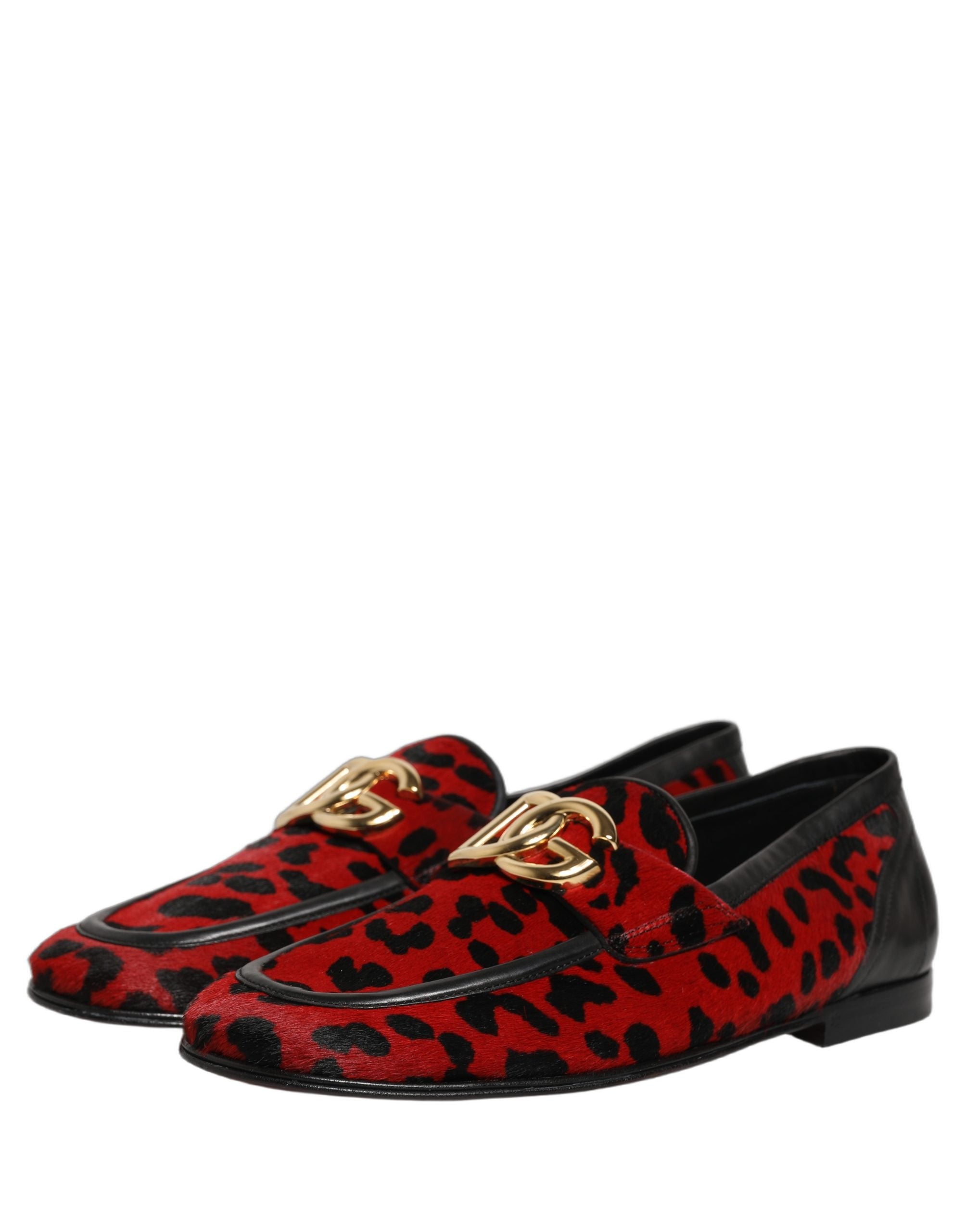 Chaussures loafers Dolce & Gabbana en cuir pony à imprimé léopard rouge, style élégant et tendance.