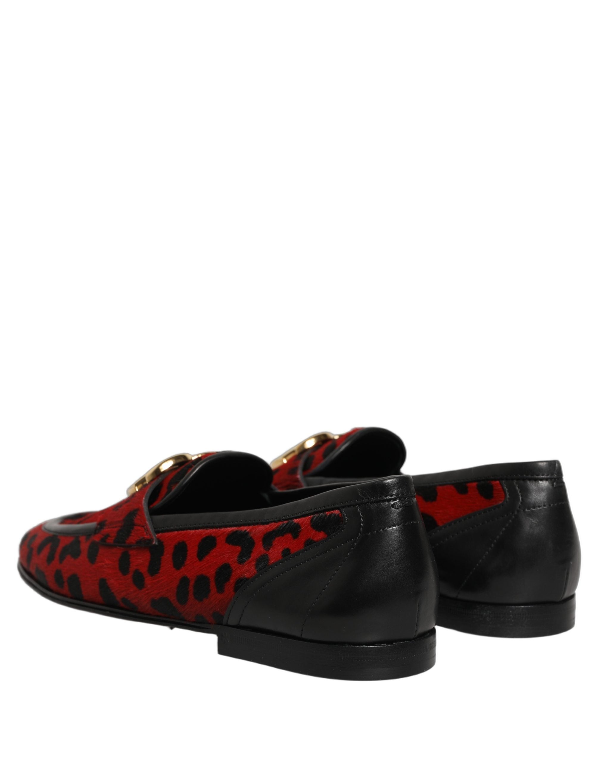 Chaussures loafers en cuir pony à imprimé léopard rouge de Dolce & Gabbana, style élégant et sophistiqué.