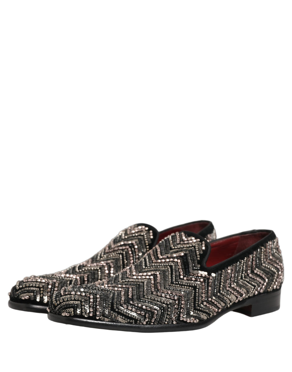 Chaussures mocassins en velours noir Dolce & Gabbana avec ornements floraux et embellissements élégants.