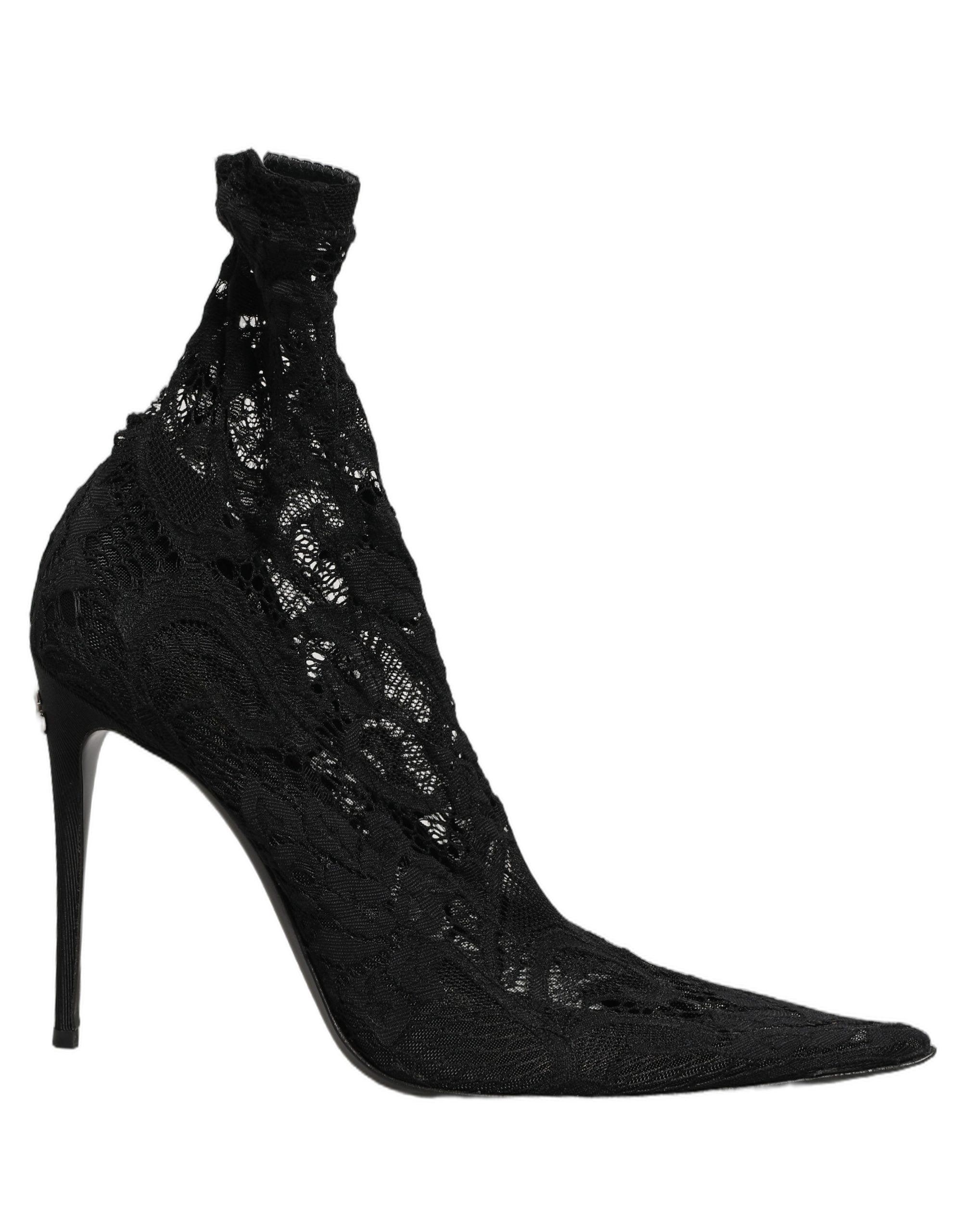 Chaussettes noires Dolce & Gabbana avec détails en dentelle, portées avec des chaussures ou bottines élégantes Taormina Lace.