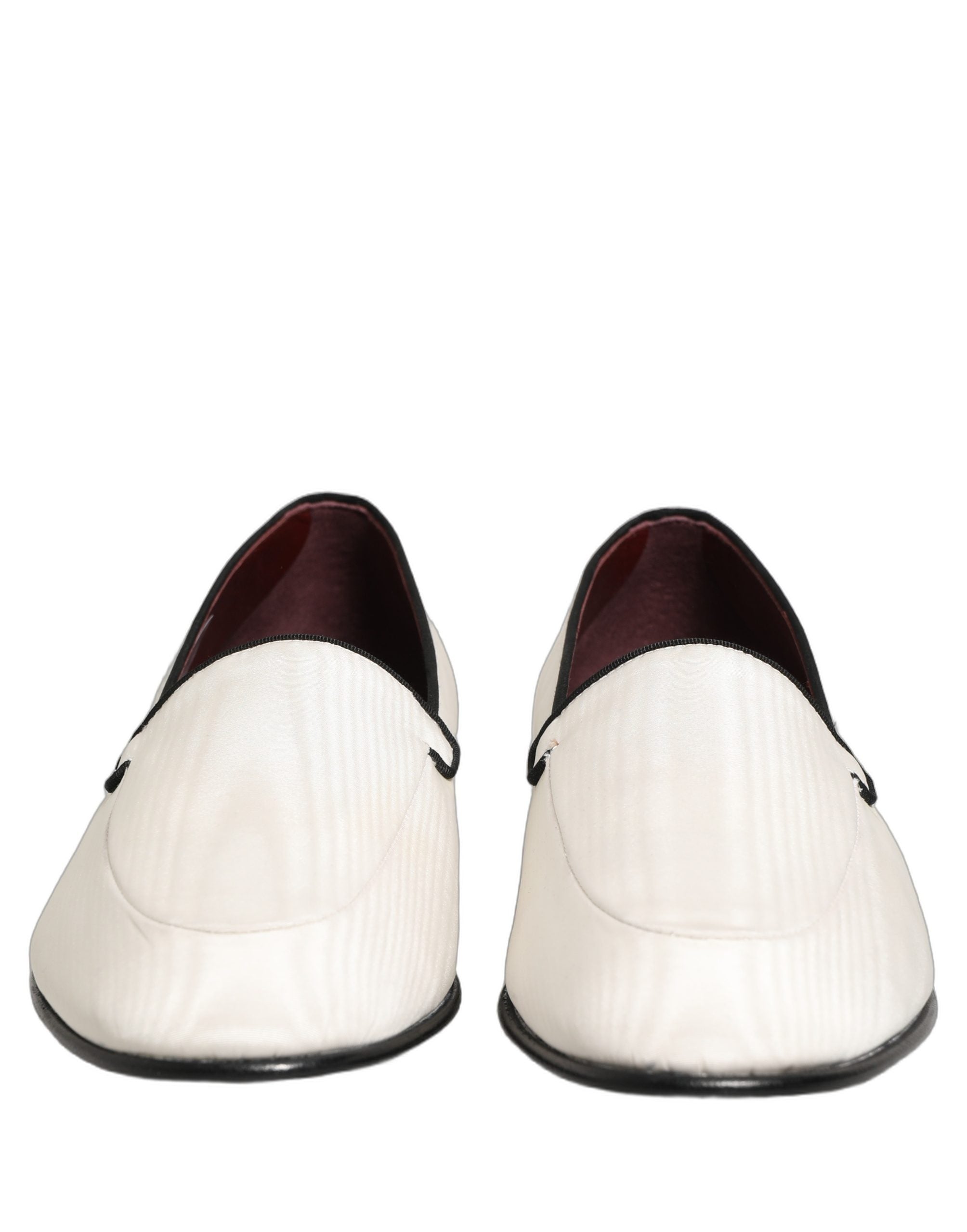 Chaussures hommes Dolce & Gabbana, mocassins en velours blanc, slip-on élégants et confortables, vue de face.