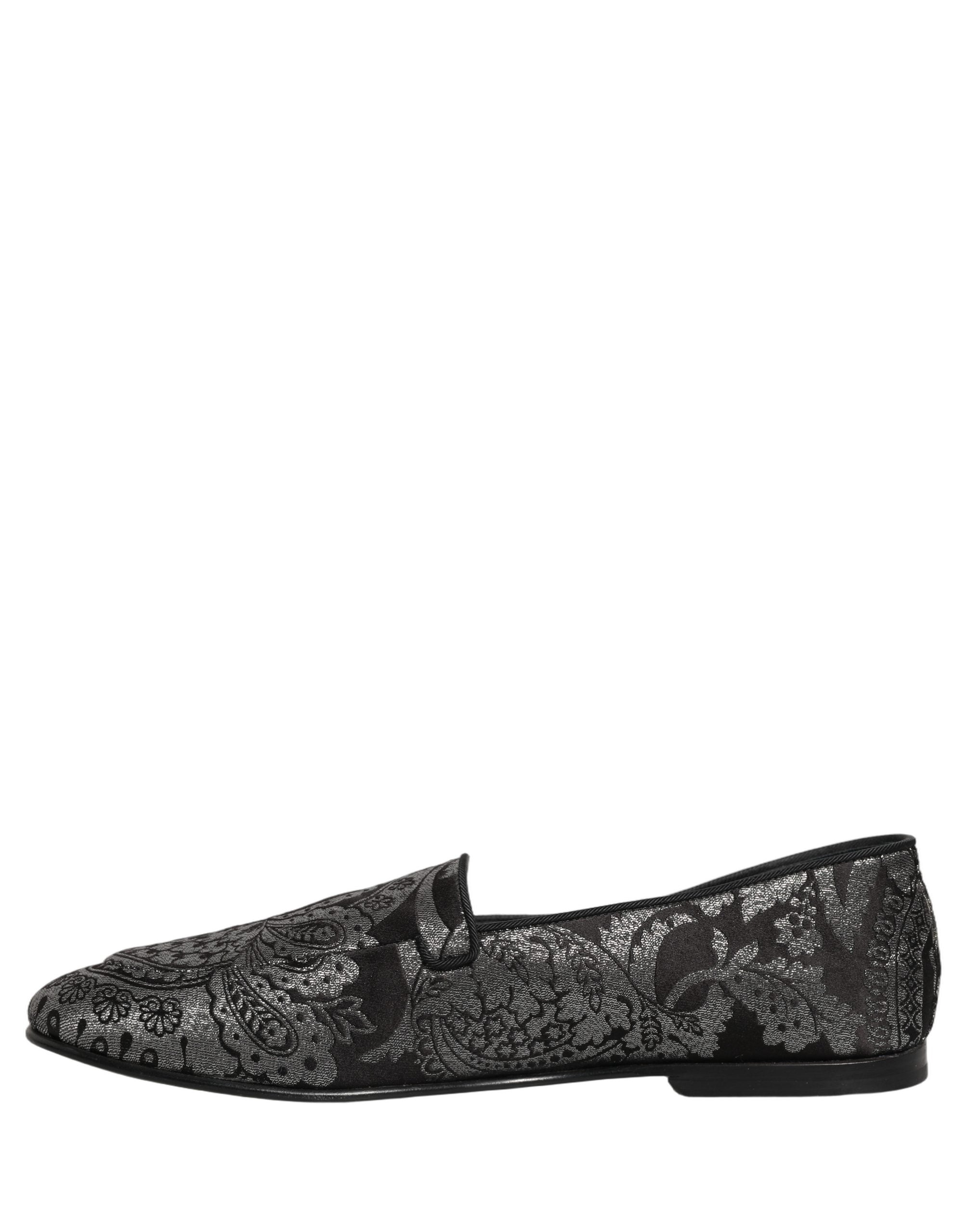 Chaussures mocassins Dolce & Gabbana en jacquard argenté avec détails en cuir, élégantes et confortables.