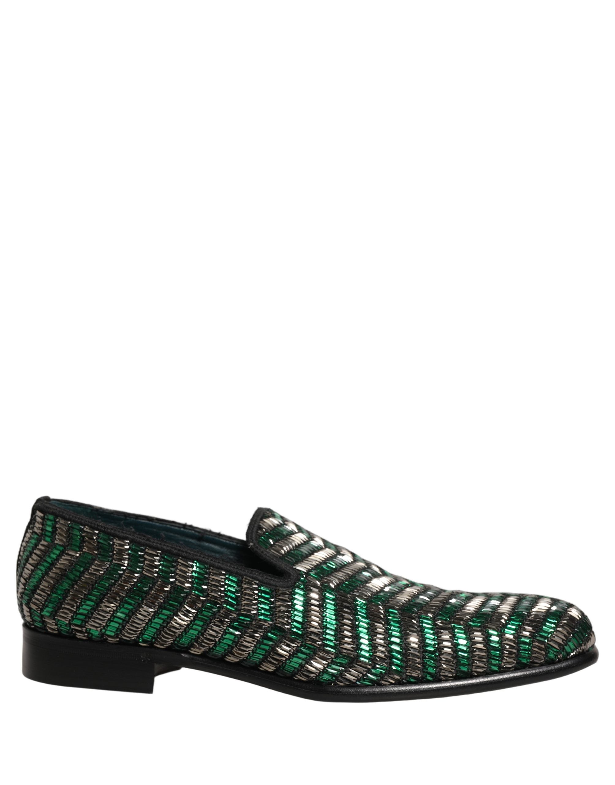 Chaussures mocassins Dolce & Gabbana en argent et vert avec embellissements, visibles sur un fond neutre.