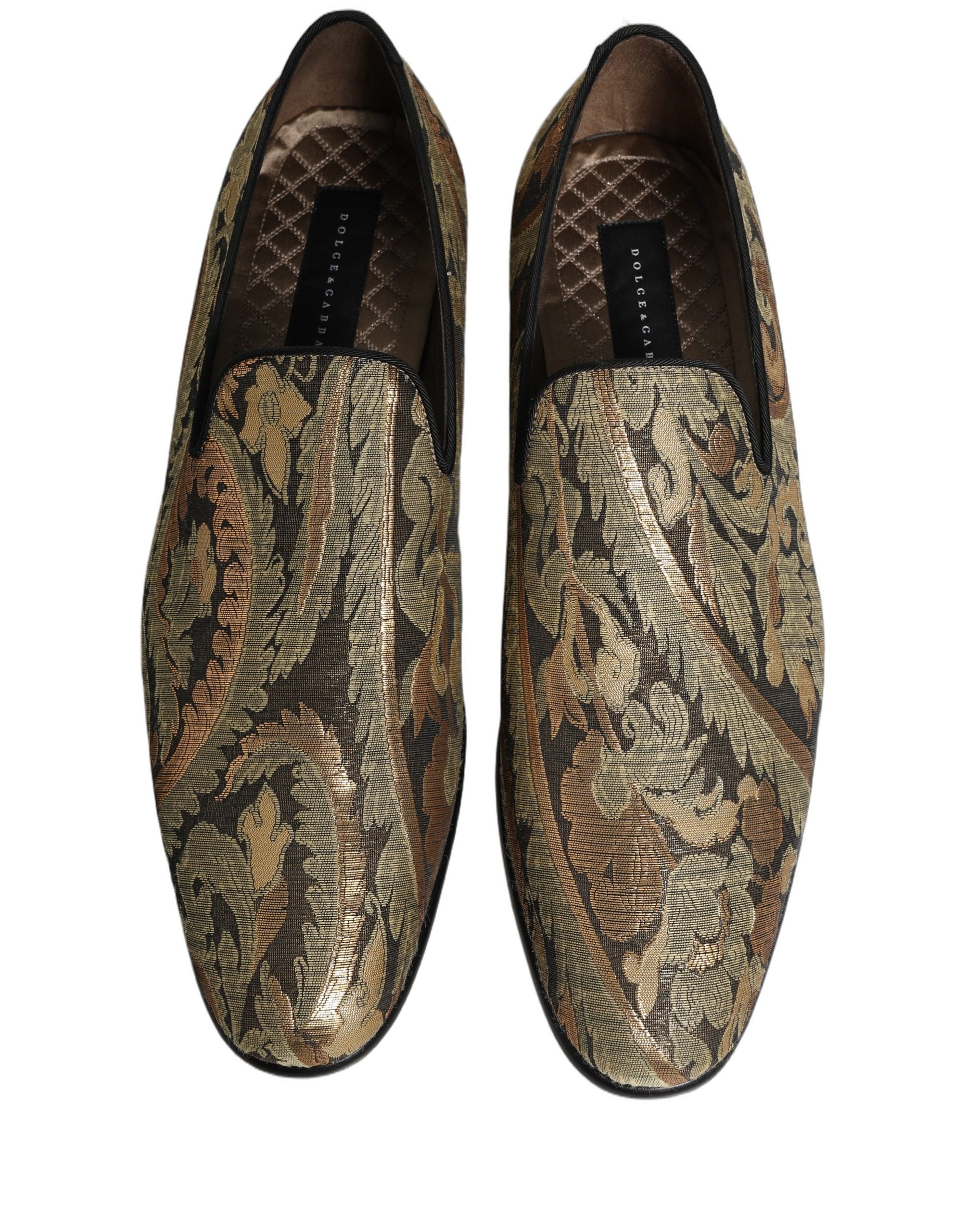 Chaussures mocassins Dolce & Gabbana en brocart doré pour homme, style élégant et habillé, vue de face.