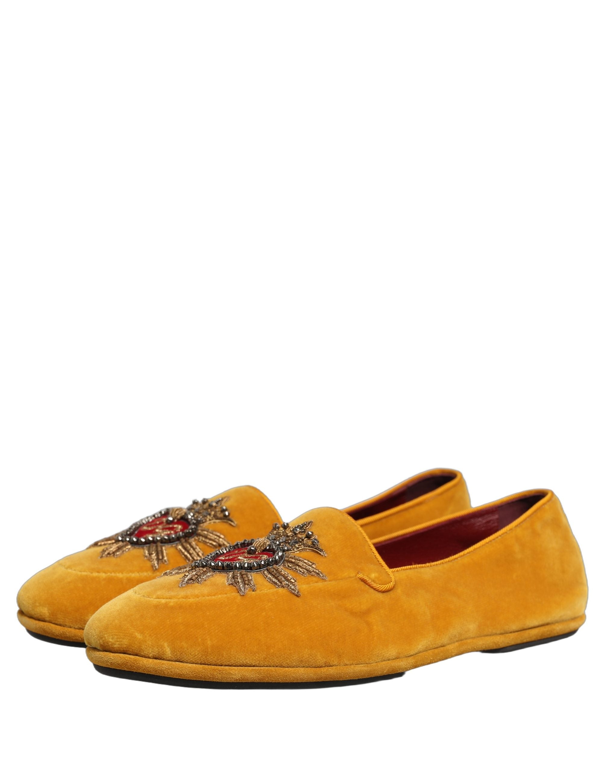 Chaussures basses en velours jaune Dolce & Gabbana DG Heart Loafers, mocassins élégants avec motif en cœur.