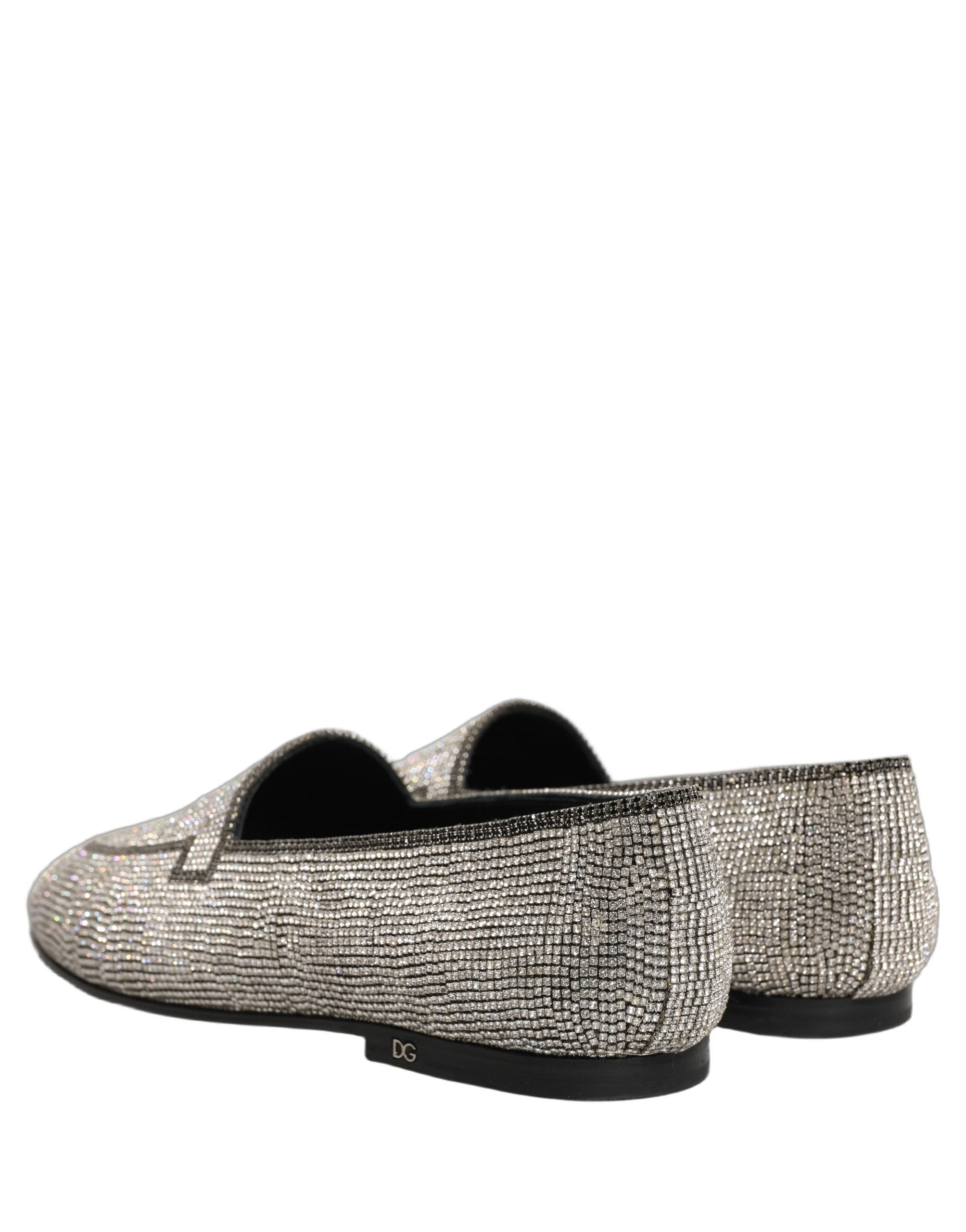 Chaussures mocassins pour hommes Dolce & Gabbana en argent avec cristaux brillants, élégantes et sophistiquées.