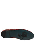 Mocassins en velours rouge Dolce & Gabbana avec broderie florale élégante et détails raffinés.