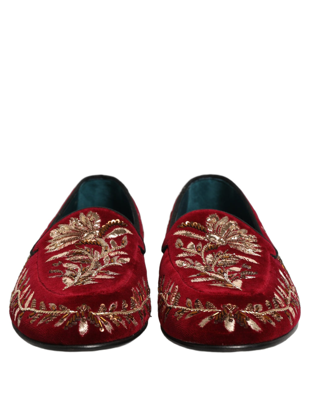 Chaussures loafers en velours rouge Dolce & Gabbana avec broderie florale élégante et détails raffinés.