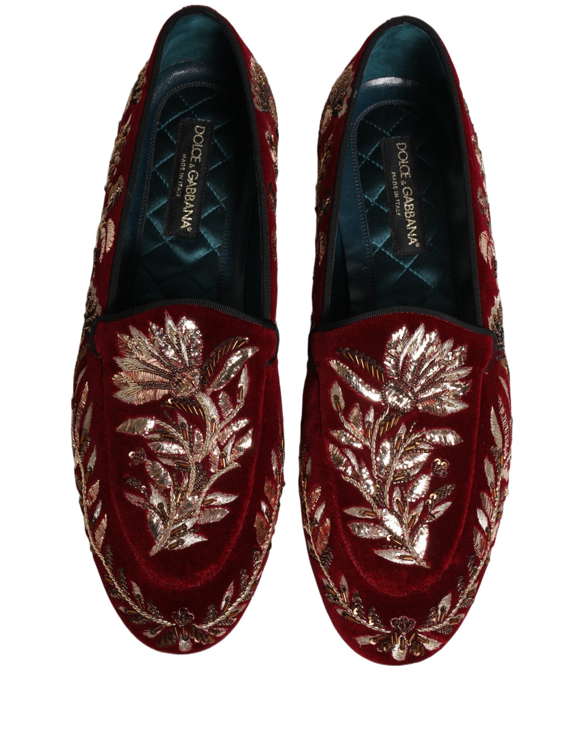 Chaussures loafers Dolce & Gabbana en velours rouge avec broderie florale, élégantes et sophistiquées.